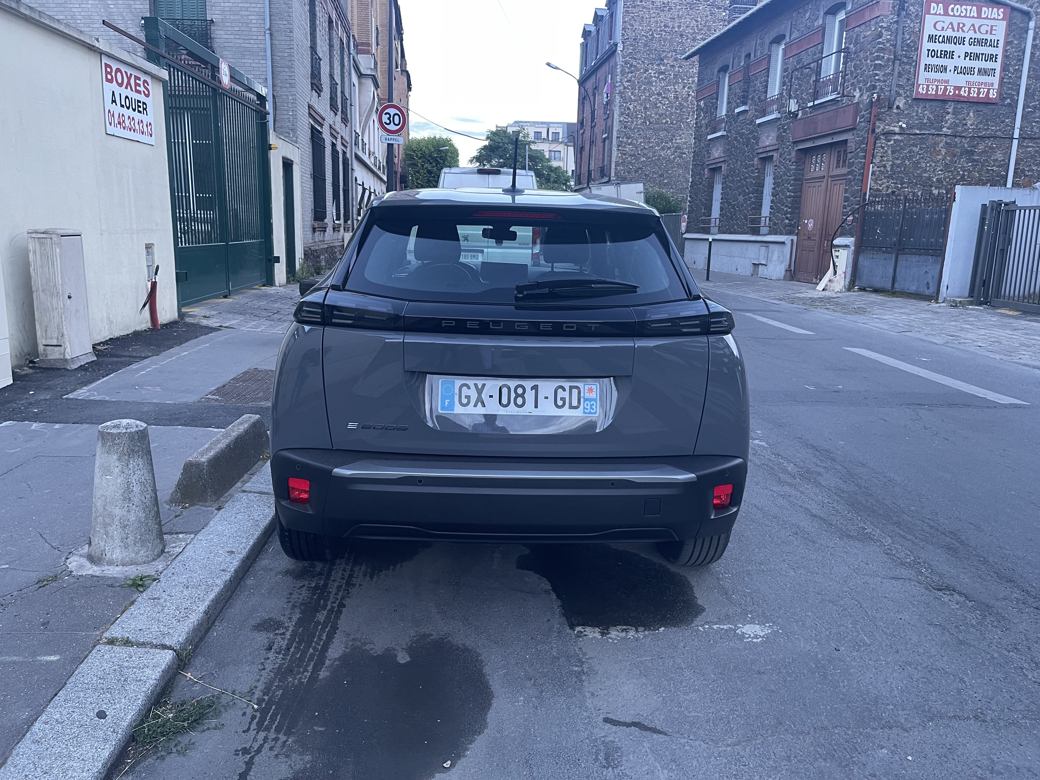 Peugeot e-2008 avec Régulateur de vitesse