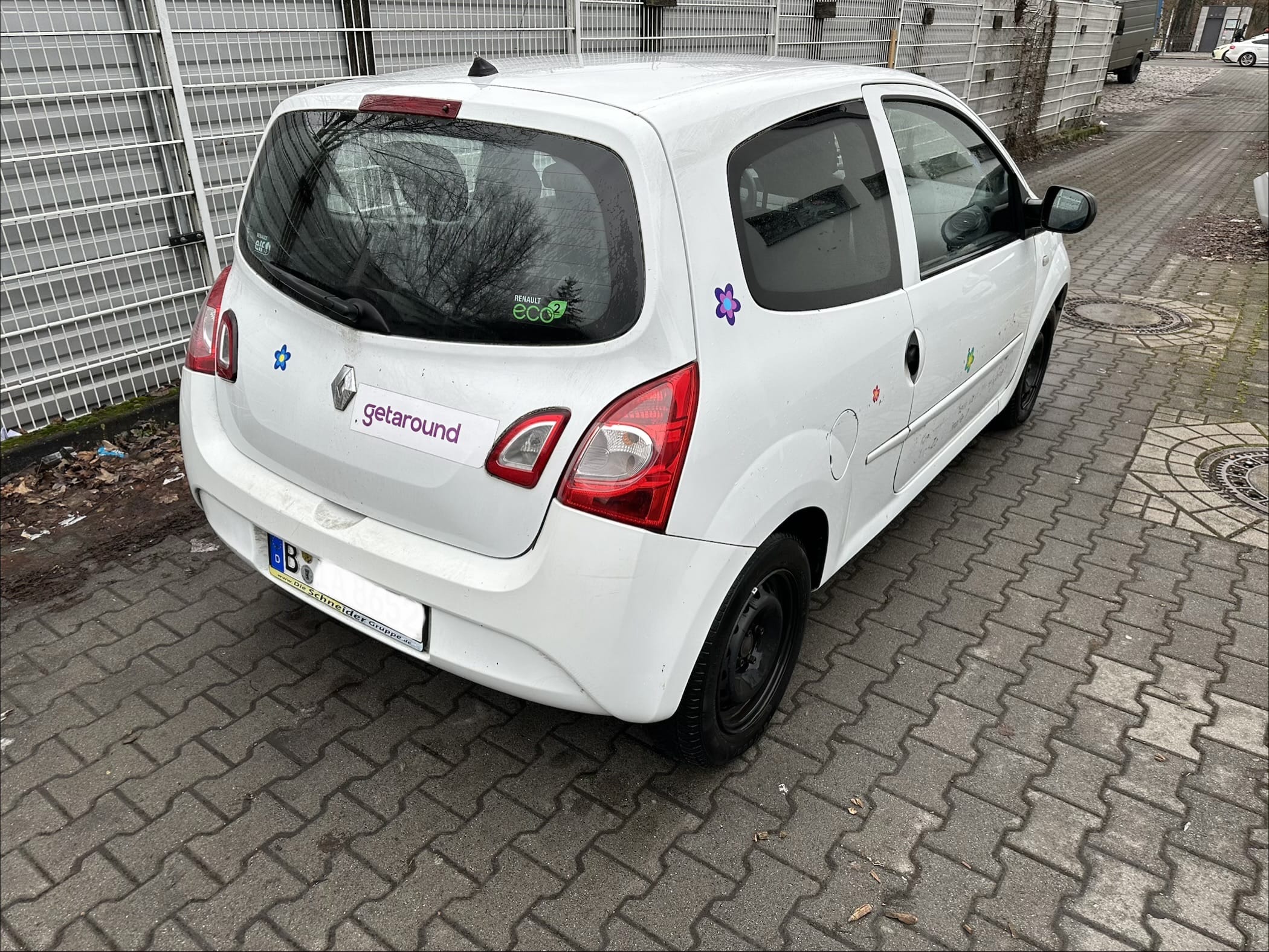 Renault Twingo weißer Flitzer with Air conditioning