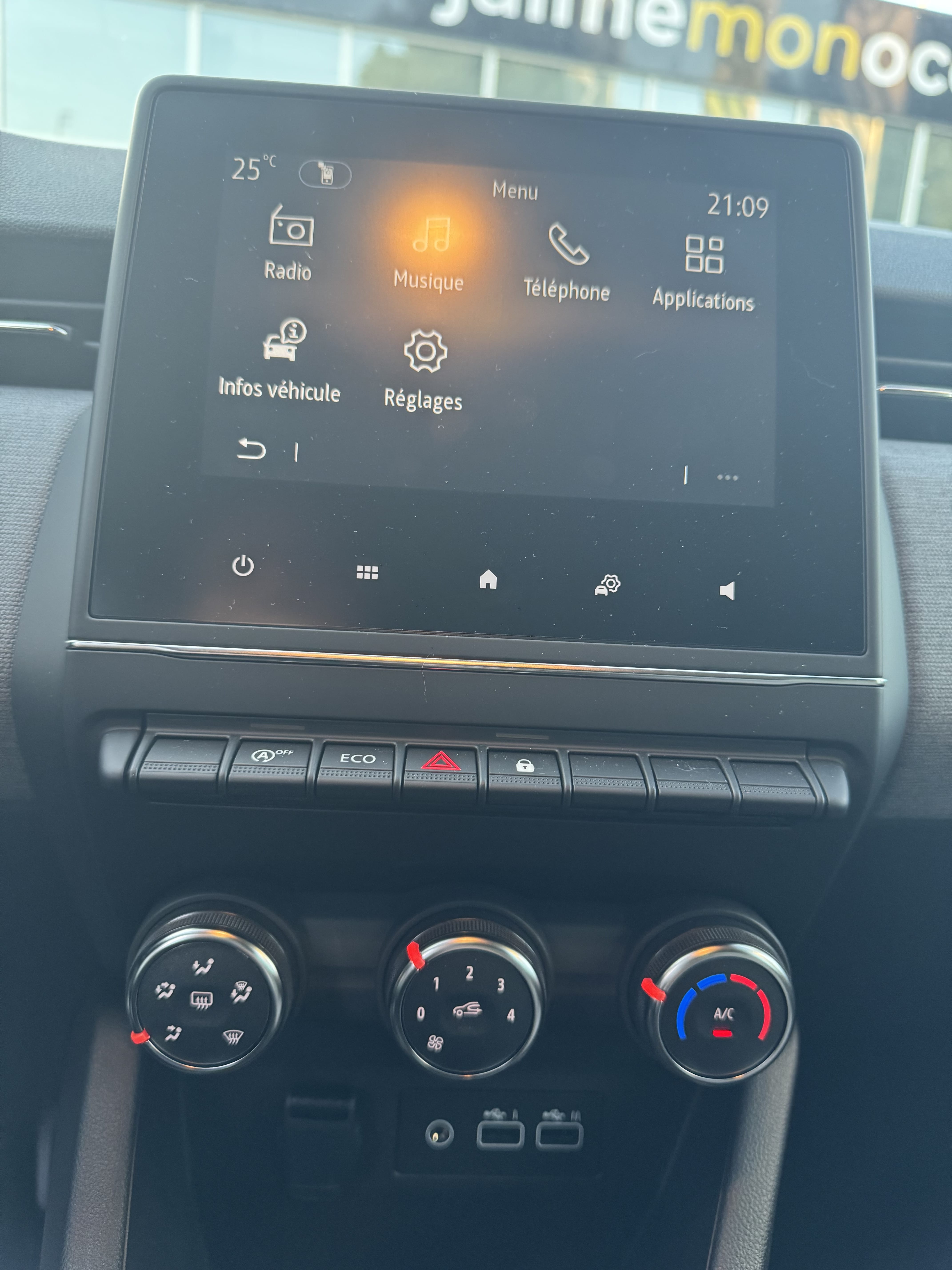 Renault Clio avec Apple CarPlay