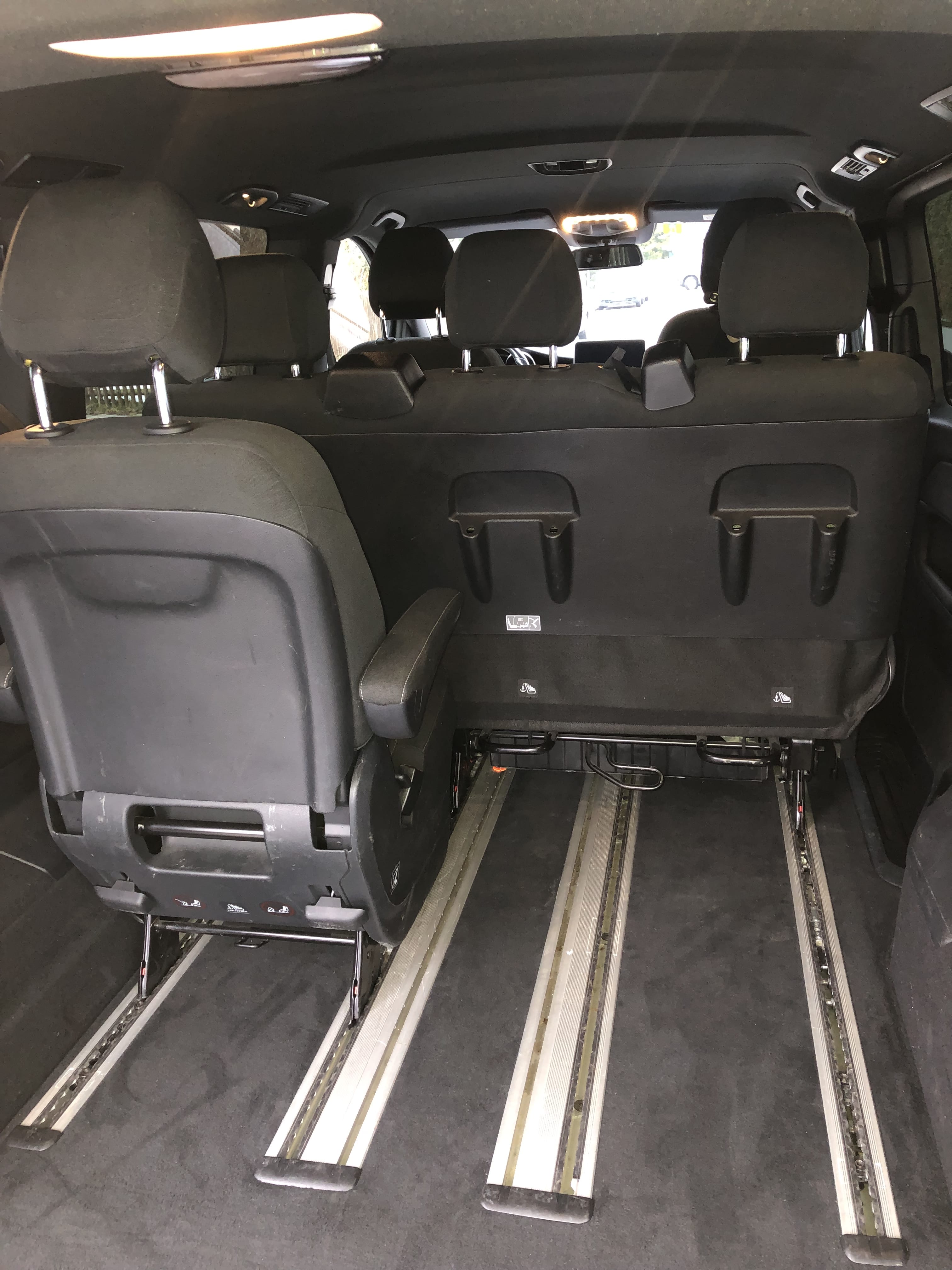 Mercedes V-Klasse 220d Campervan mit Doppelbett mit Kindersitz