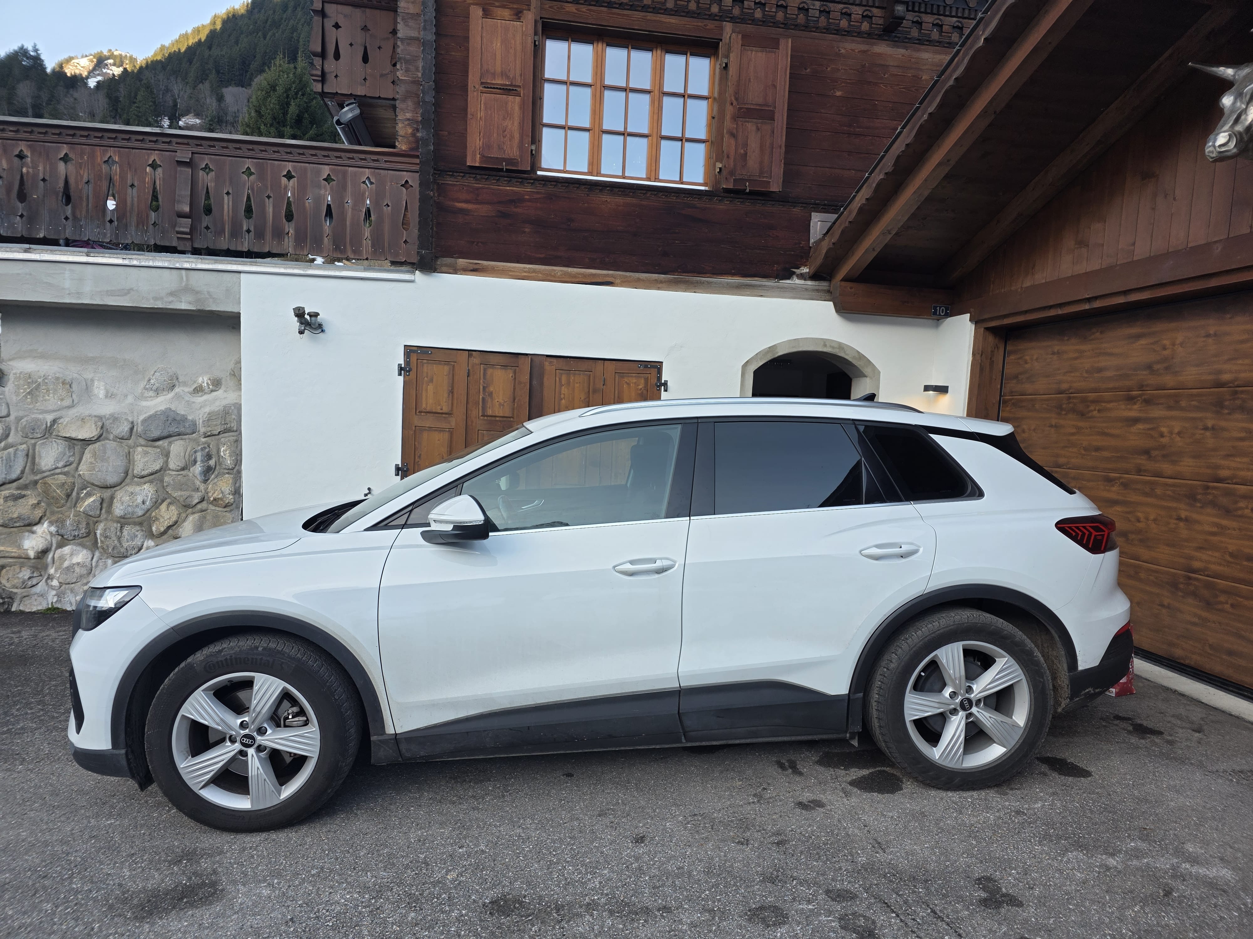 Audi Q4 35 e-tron (RWD) avec Climatisation