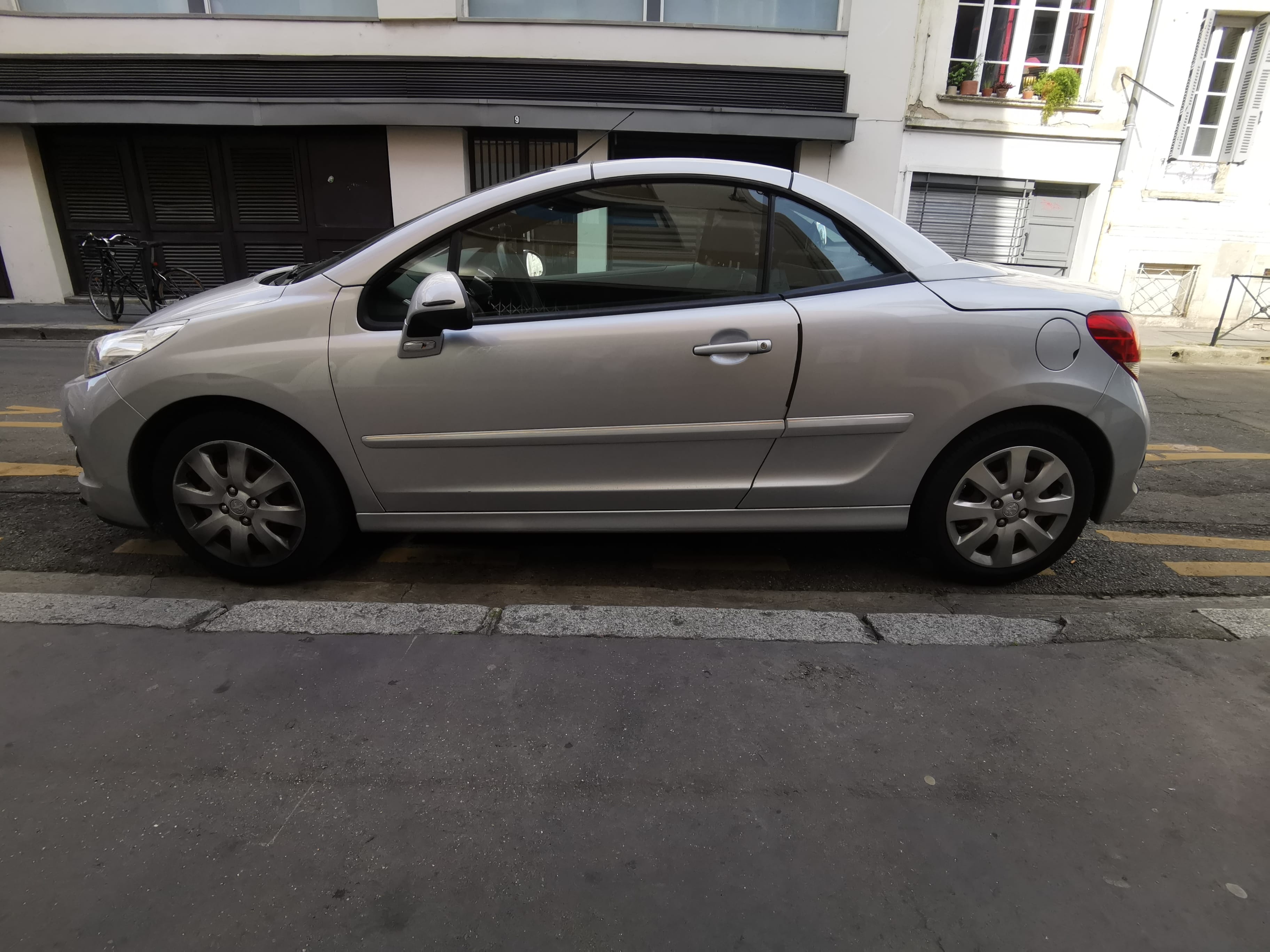 Peugeot 207 CC avec Régulateur de vitesse