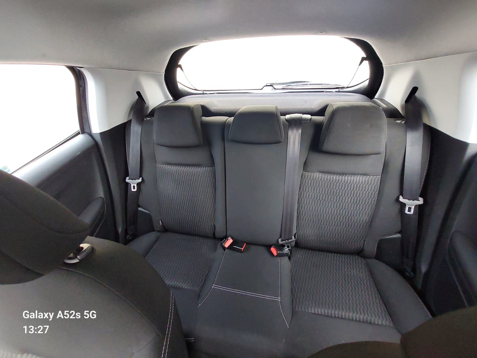 Peugeot 208 avec Entrée audio / iPod