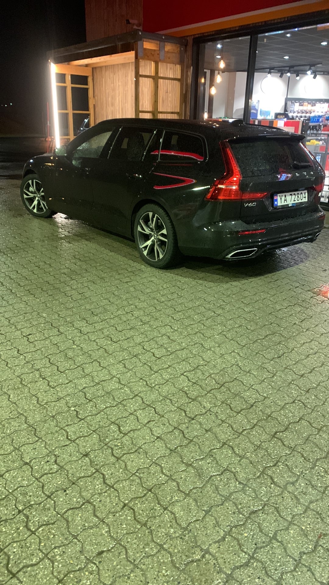 Volvo V60 Plug-in Hybrid med Lydinngang