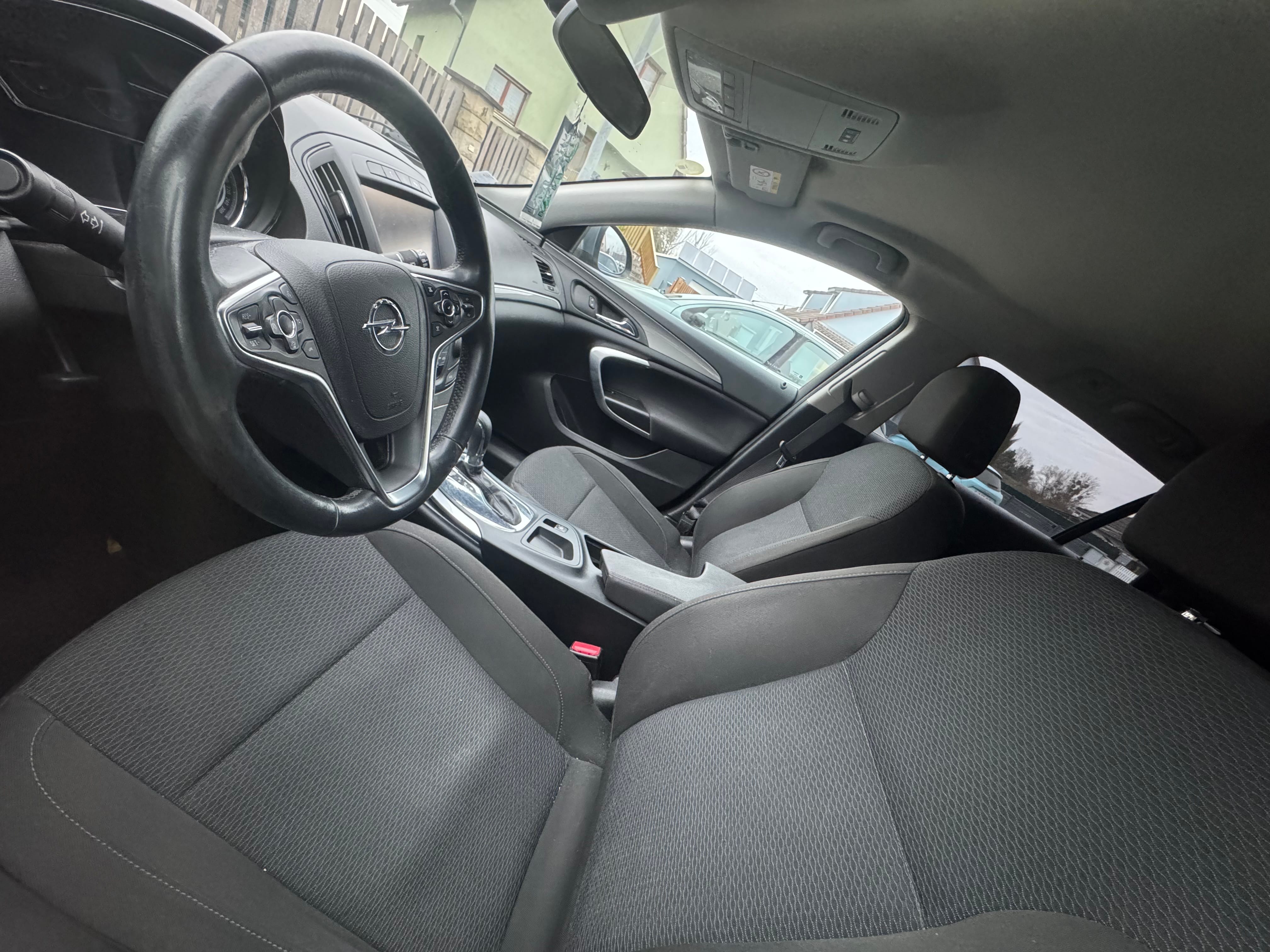 Opel Insignia Sports Tourer avec GPS