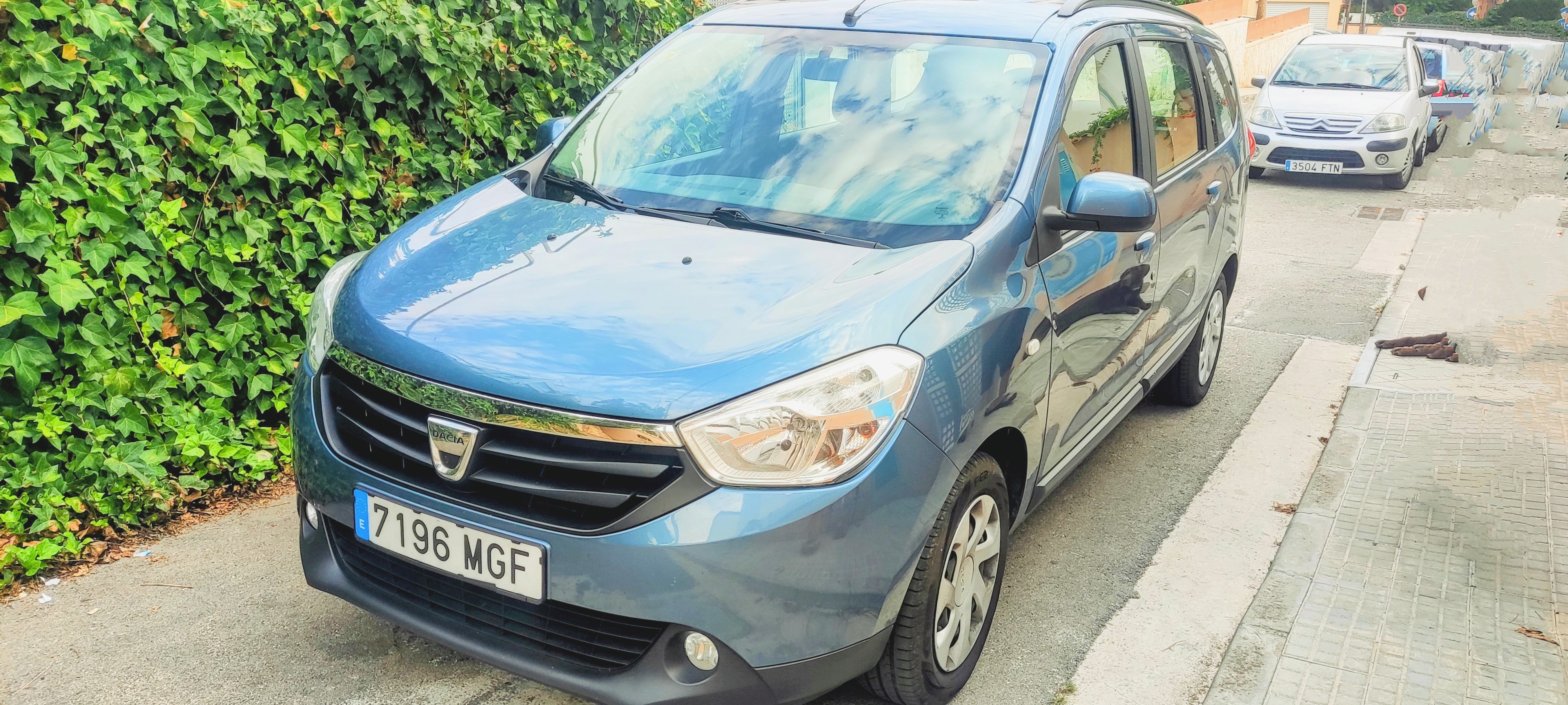 Dacia Lodgy, 2023, Gasolina 95, 7 plazas