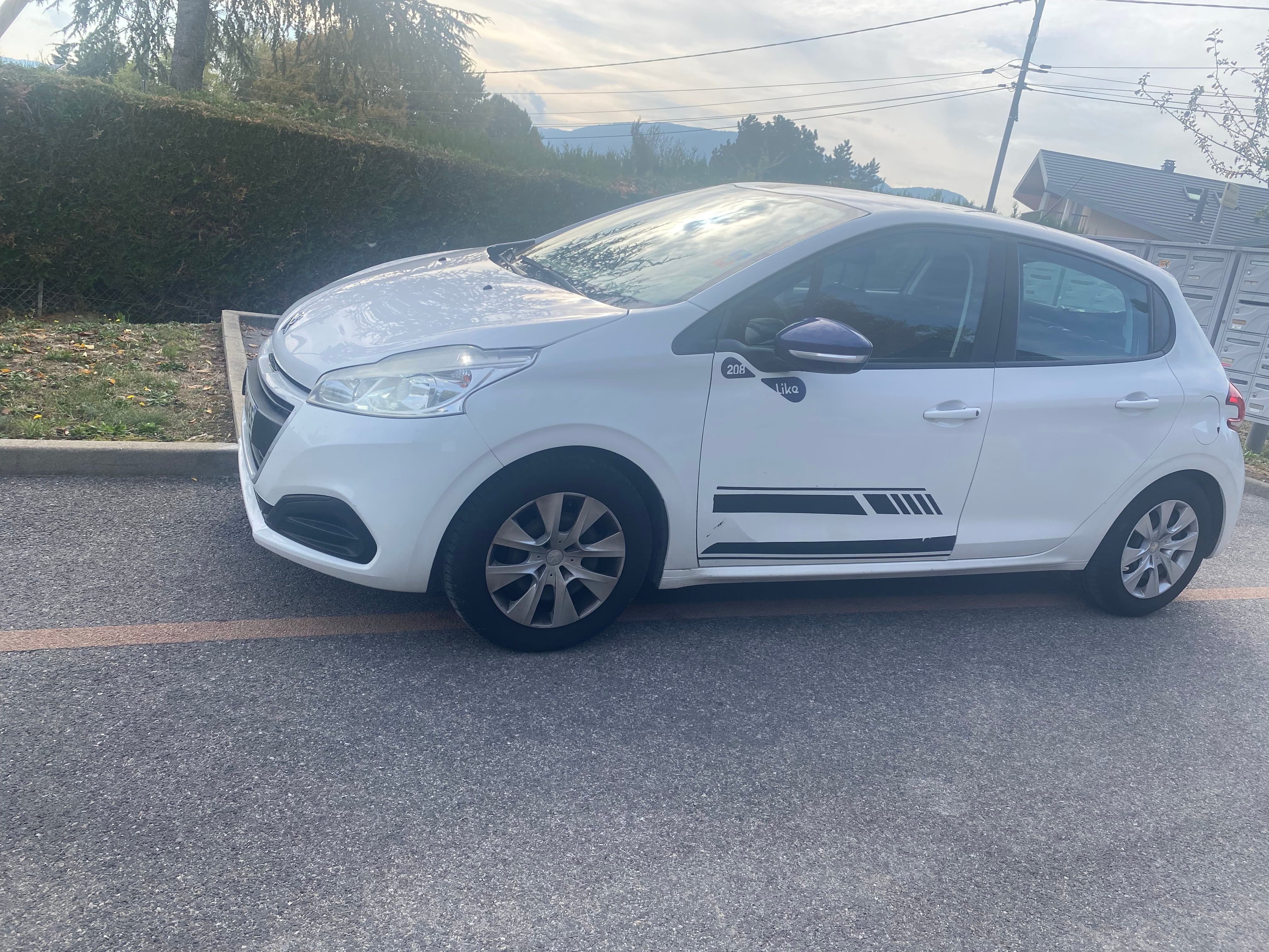 Peugeot 208, 2019, Essence 98