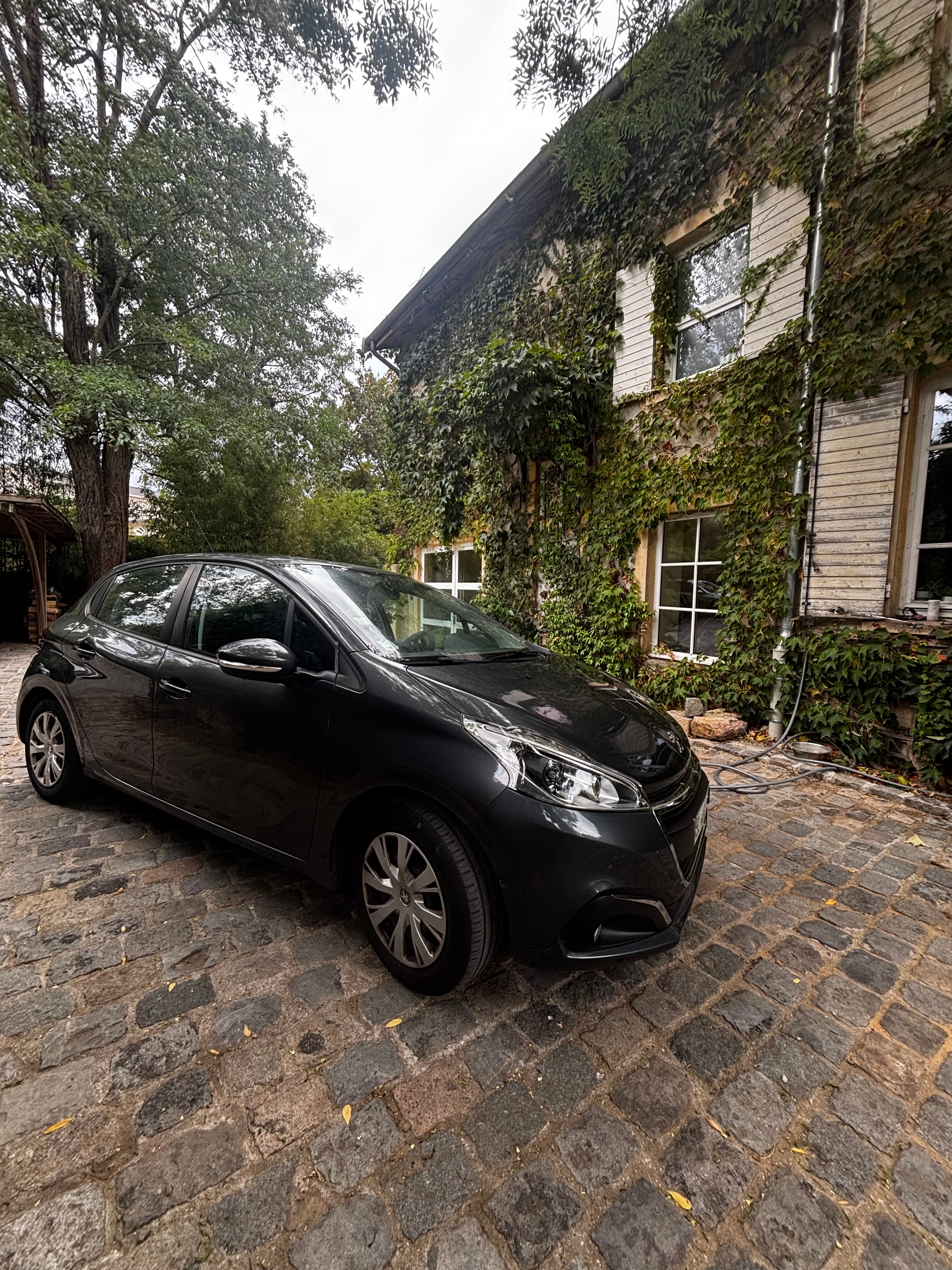 Peugeot 208 avec Climatisation