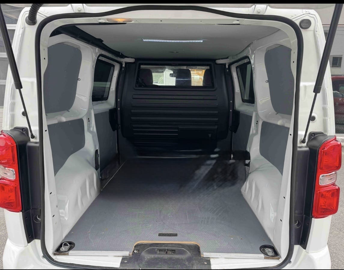 Peugeot Expert with Bluetooth audio