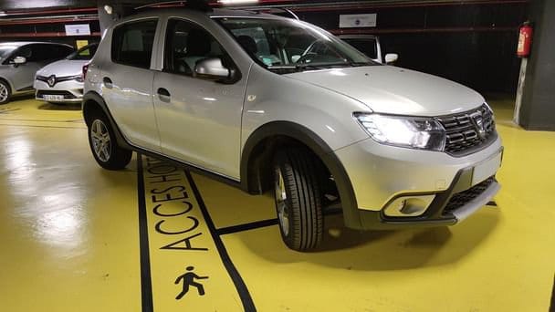 Dacia Sandero EJ618RY avec Climatisation
