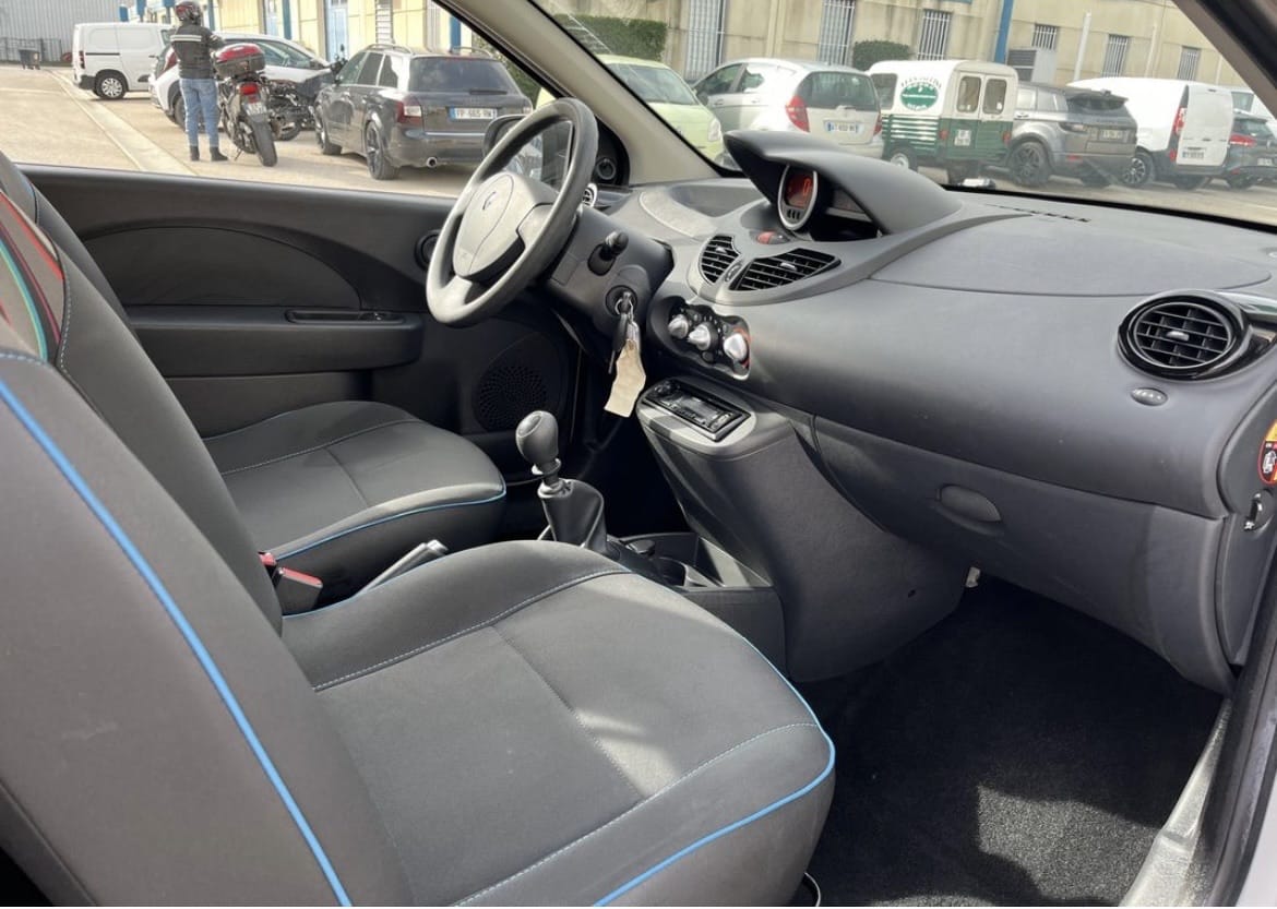 Renault Twingo with Bluetooth audio