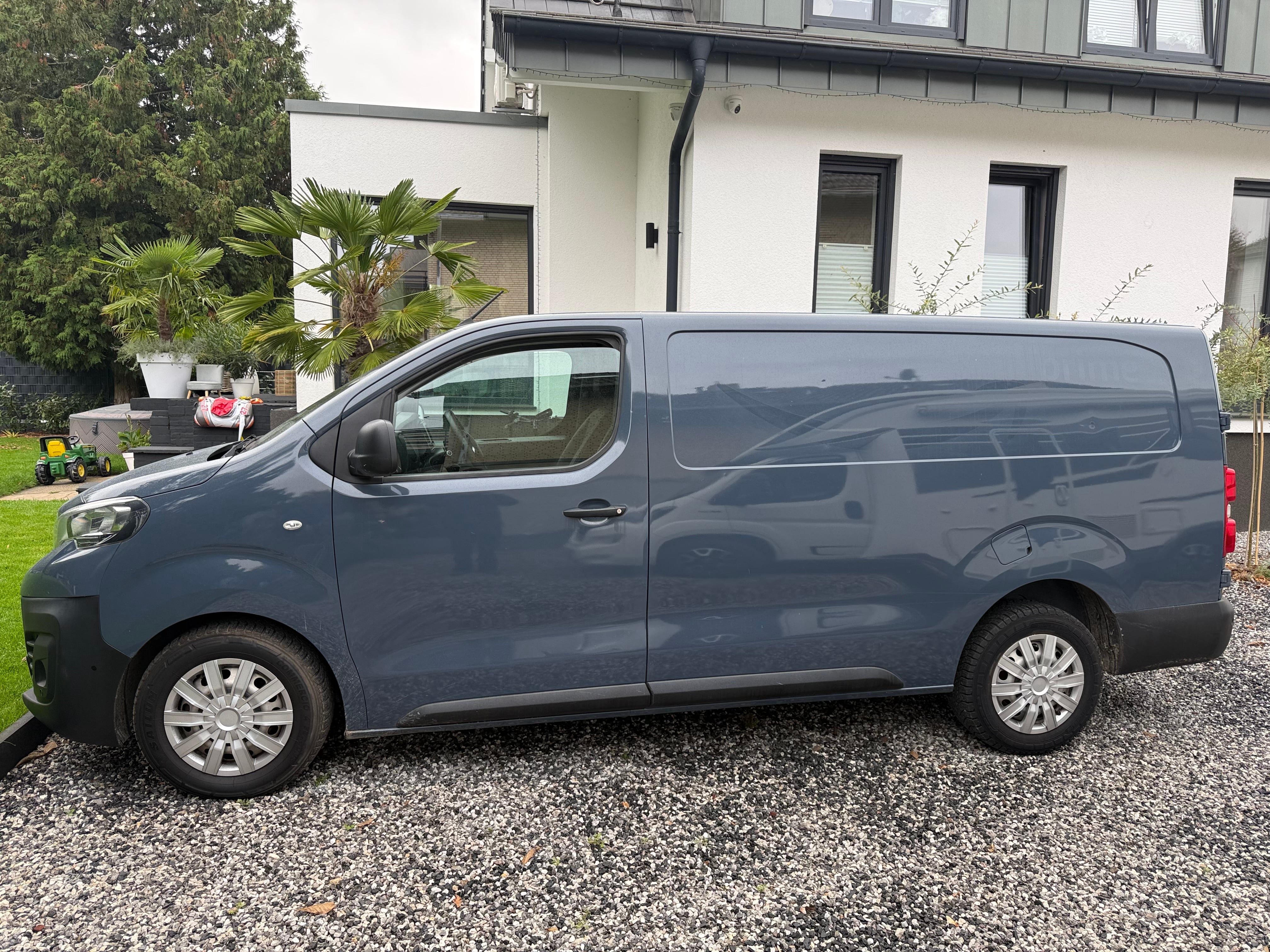 Peugeot Expert mit Klimaanlage