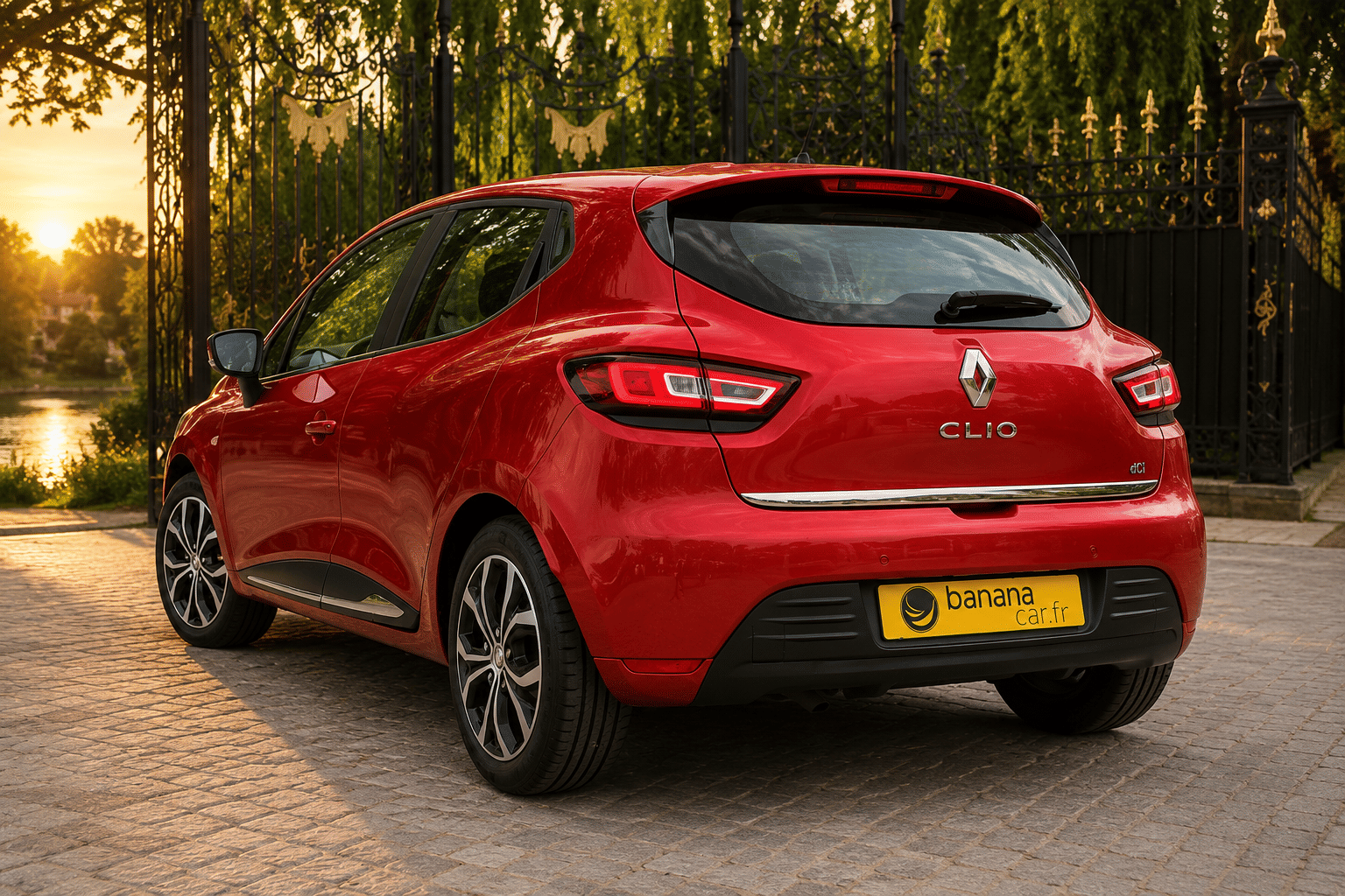 Renault Clio FF-489-FS avec GPS