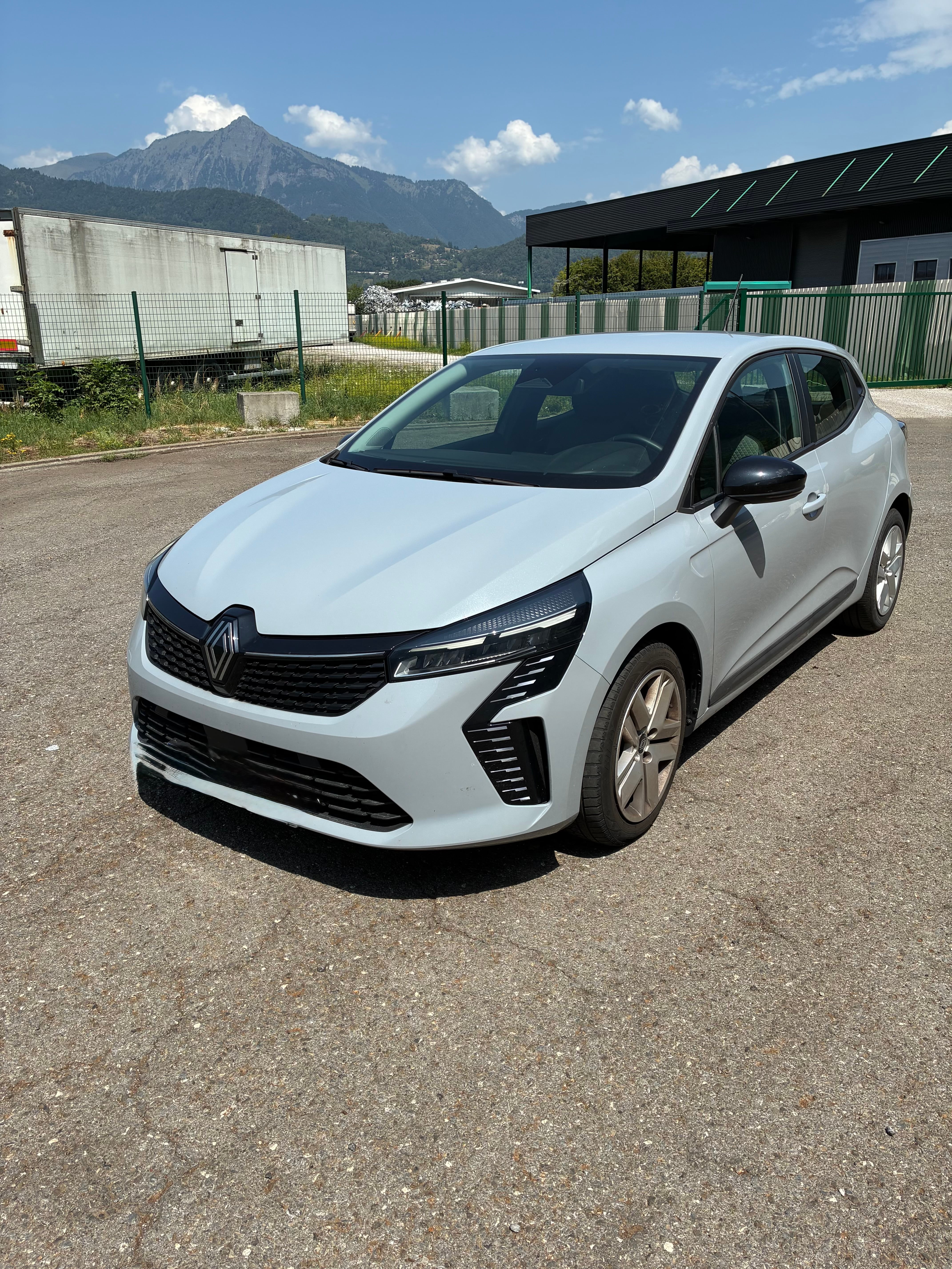 Renault Clio, 2024, Essence 95