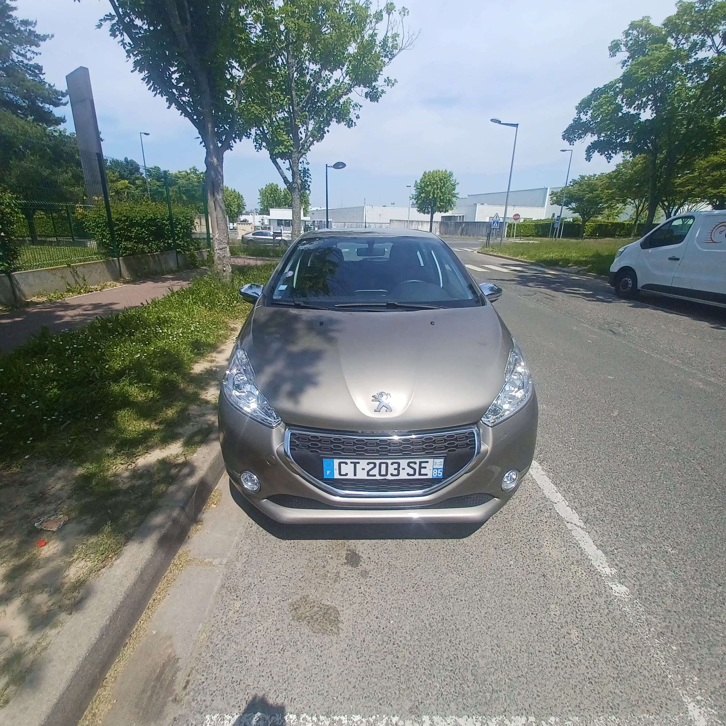 Peugeot 208, 2013, Essence 95