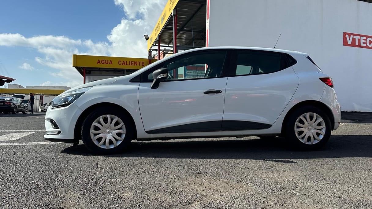 Renault Clio with Cruise control