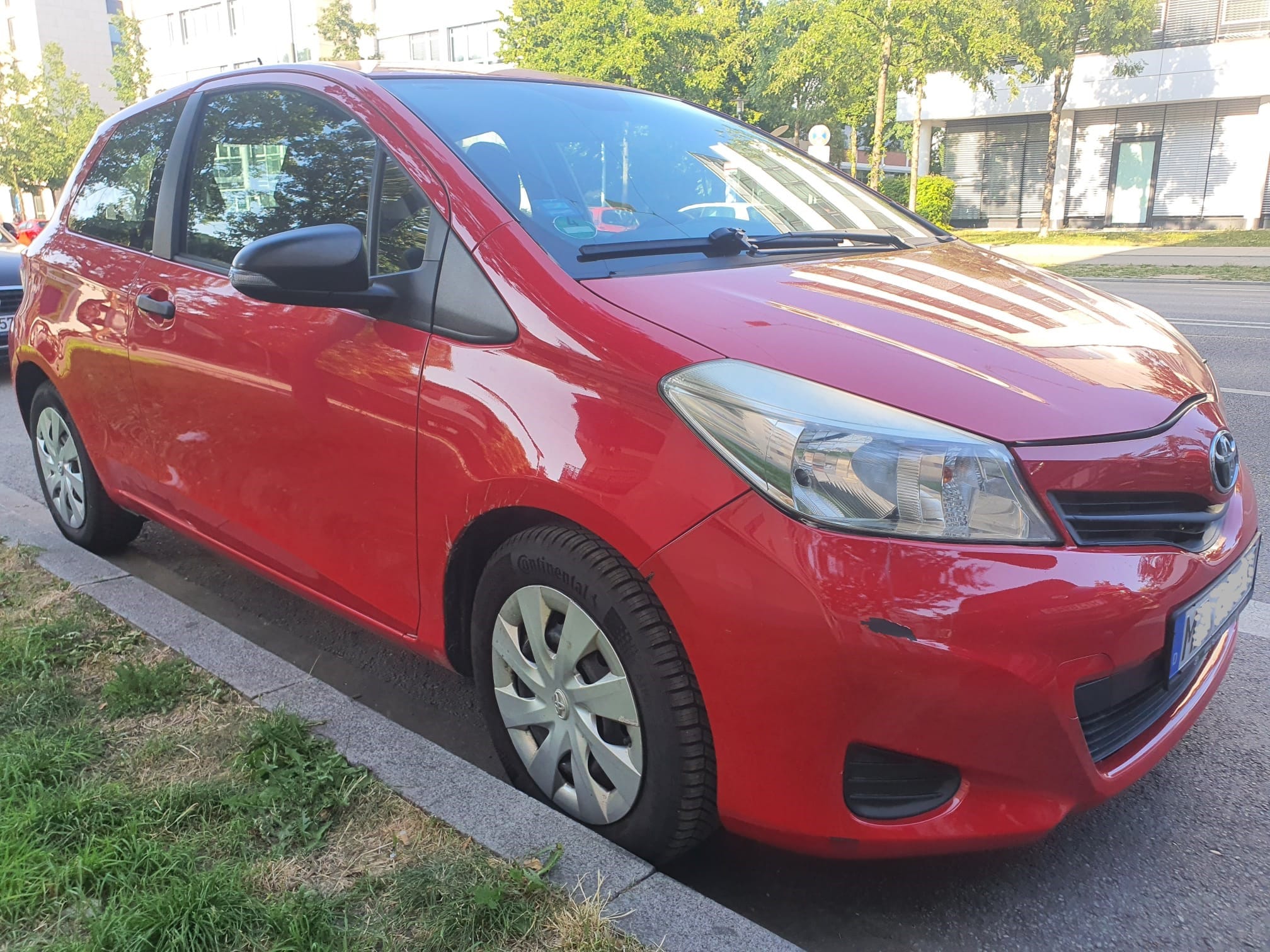 Toyota Yaris Lieferung evtl. möglich, 2012, Super 95