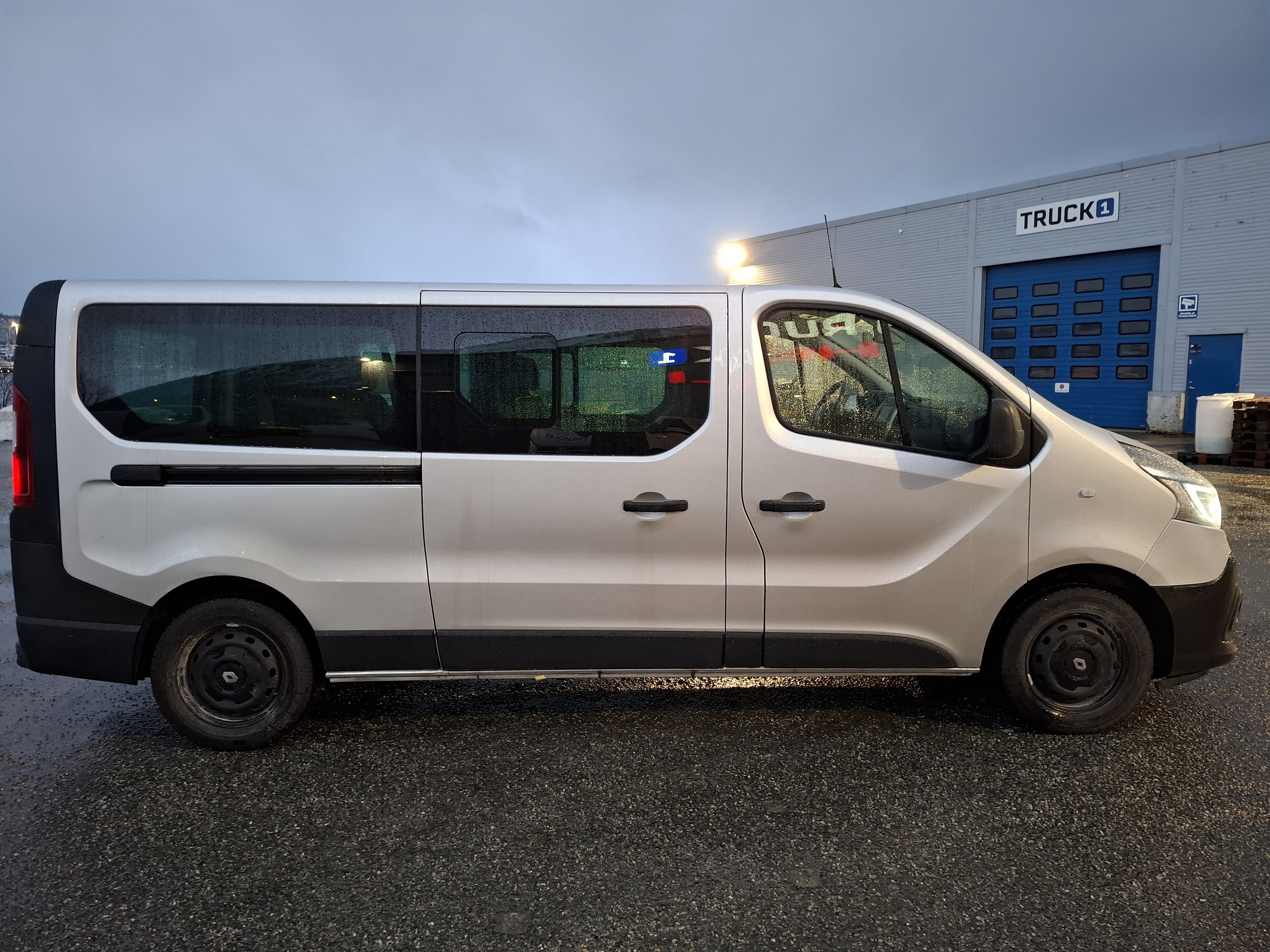 Renault Trafic 9 seter (lang utgave) met Cruise control