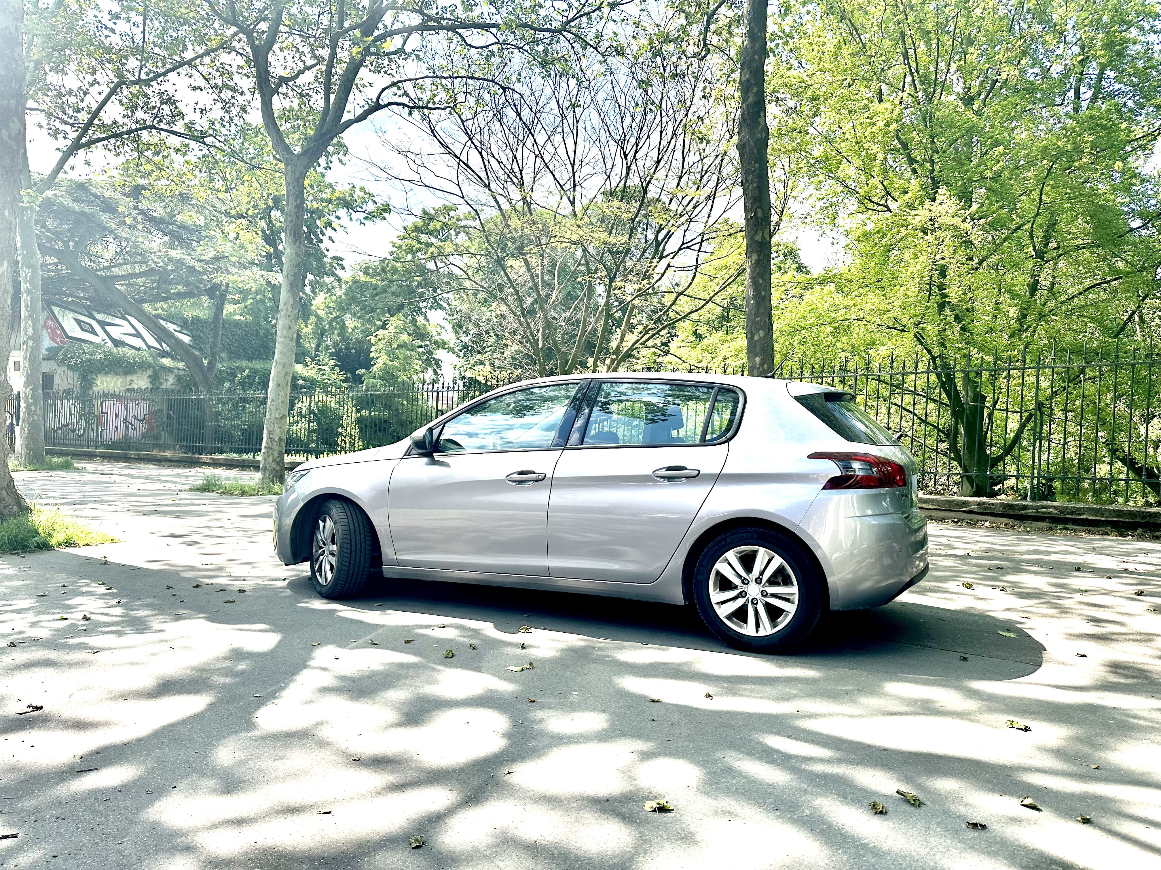 Peugeot 308 FW075 avec Audio Bluetooth