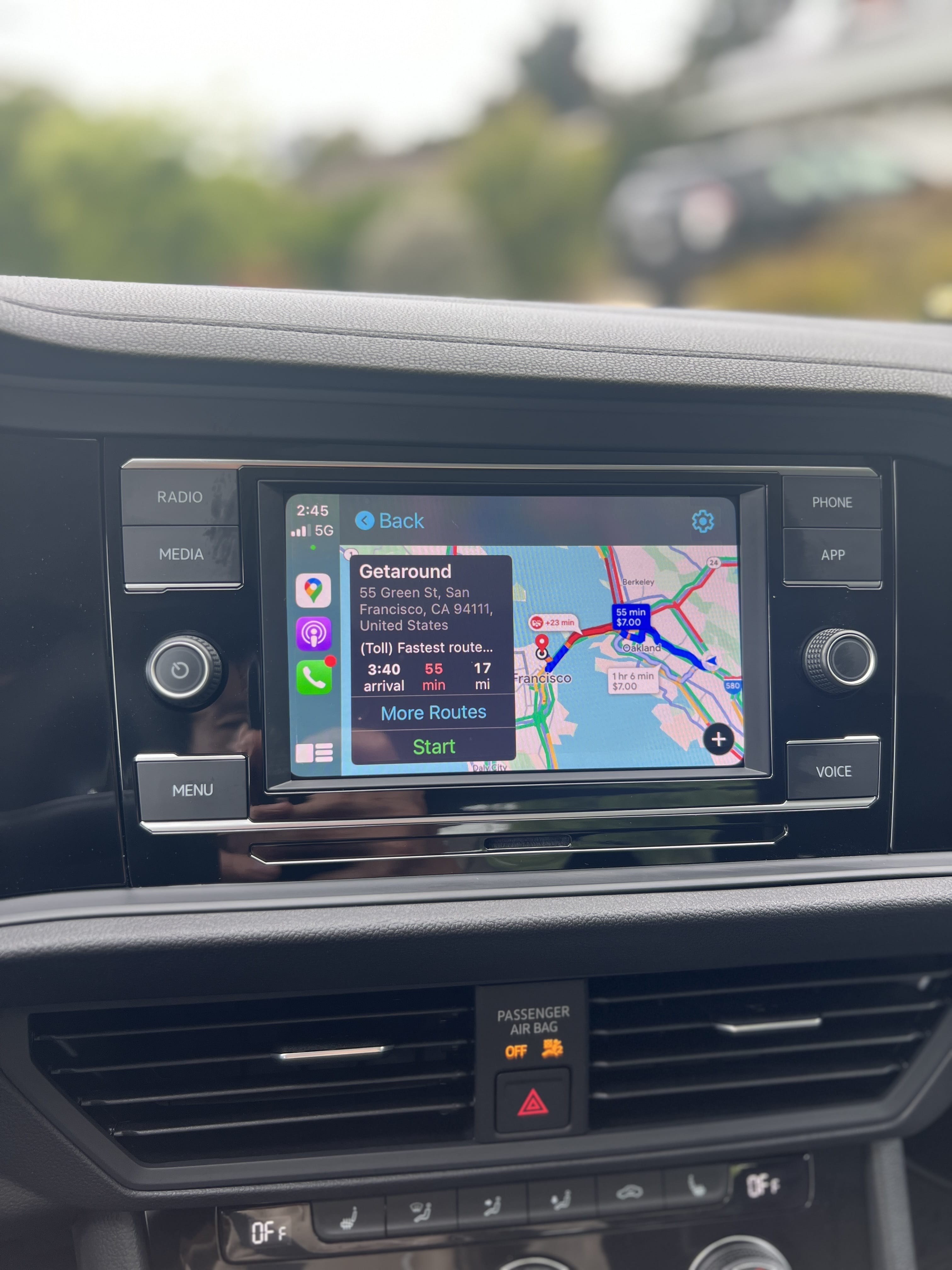 Volkswagen Jetta SE with Apple CarPlay