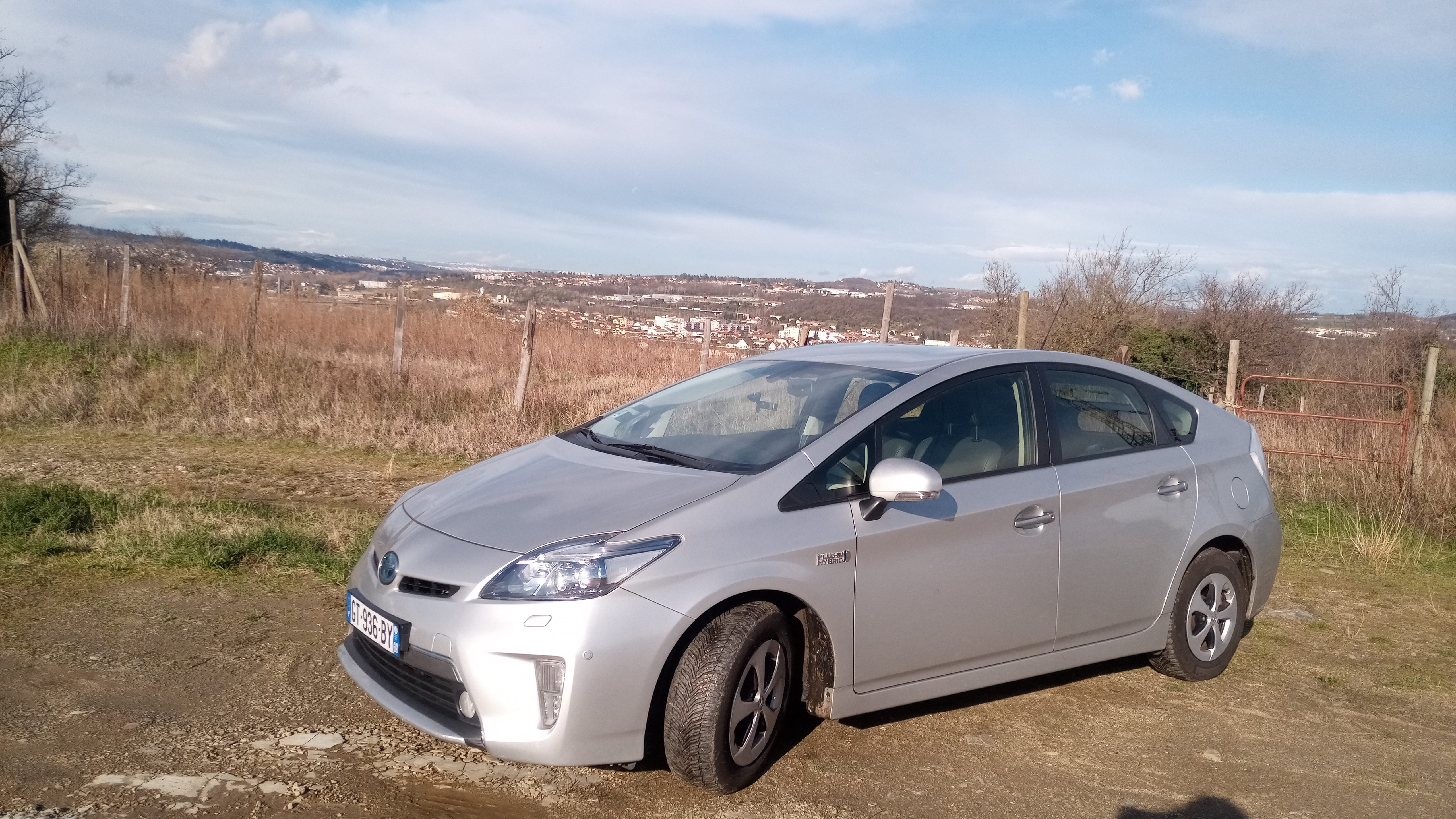 Toyota Prius 1.8 Vvti Plugin, 2012, Essence 98 / Électrique (hybride), automatique