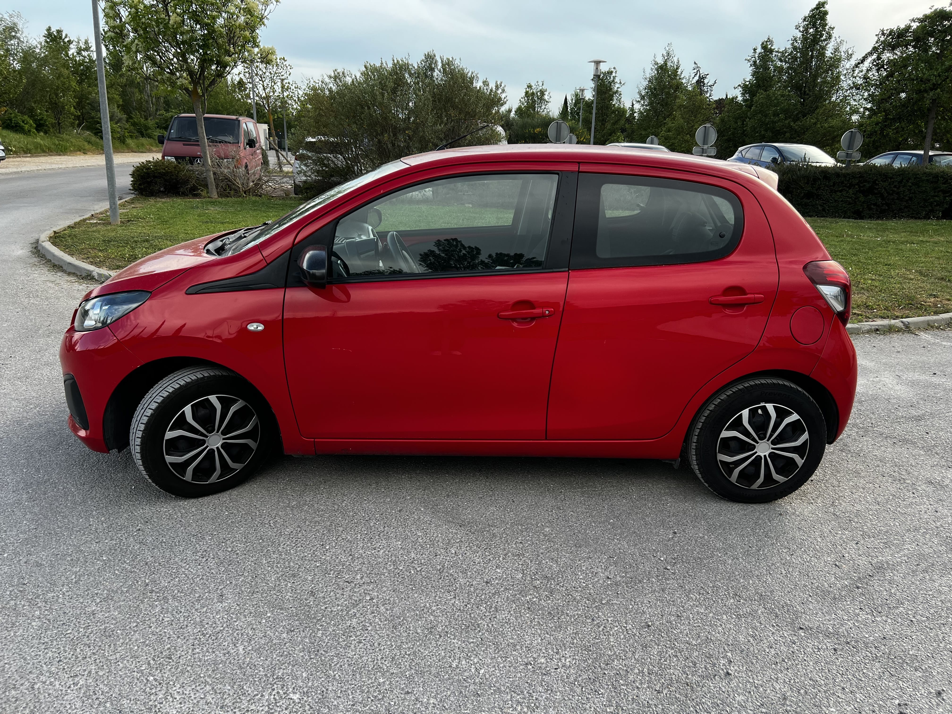 Peugeot 108 1.0 vti 69 ch avec Climatisation