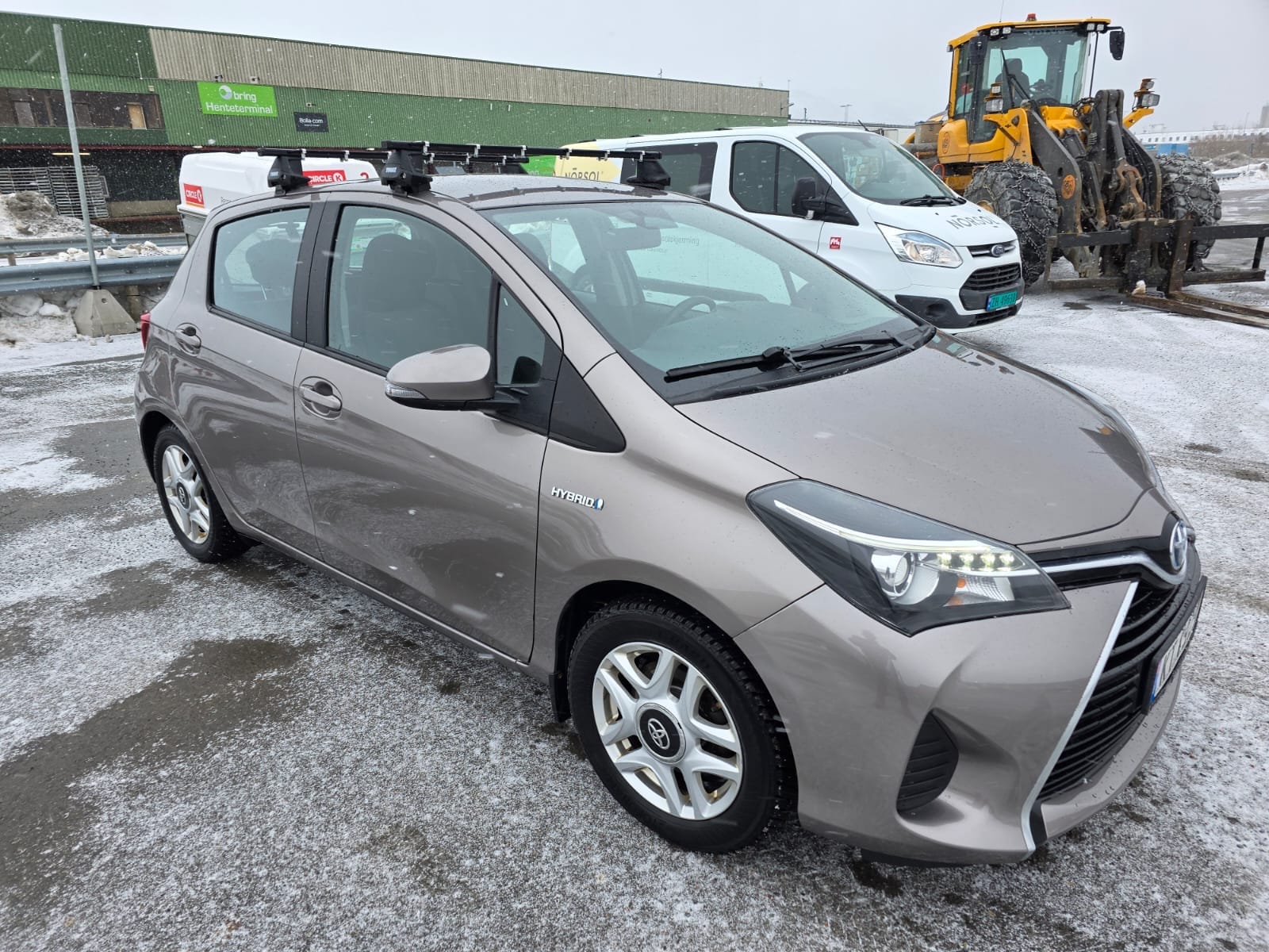 Toyota Yaris Hybrid, 2015, Blyfri 95 / Elektro (Hybrid), Automatik