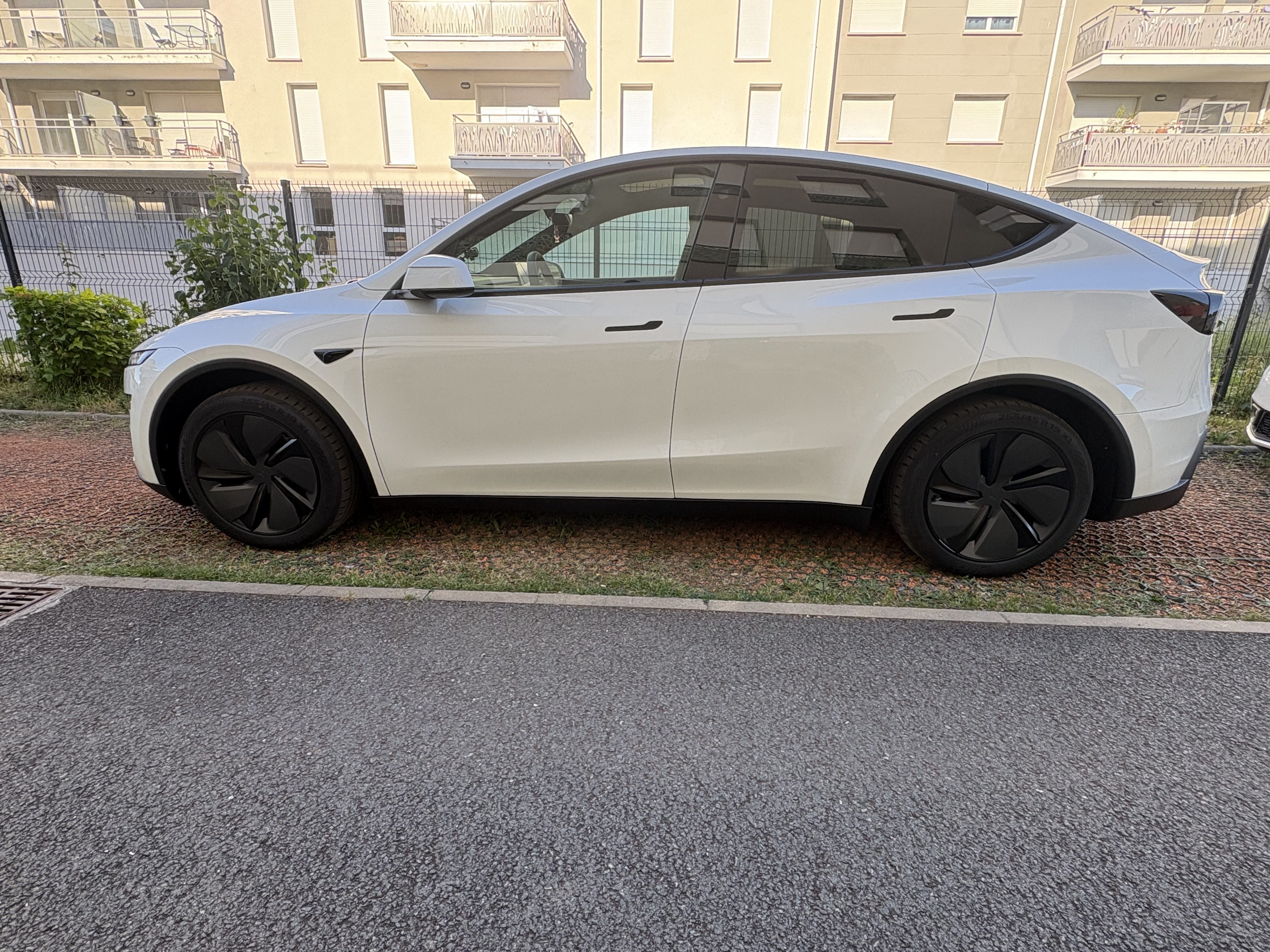 Tesla Model Y Long Range avec Climatisation