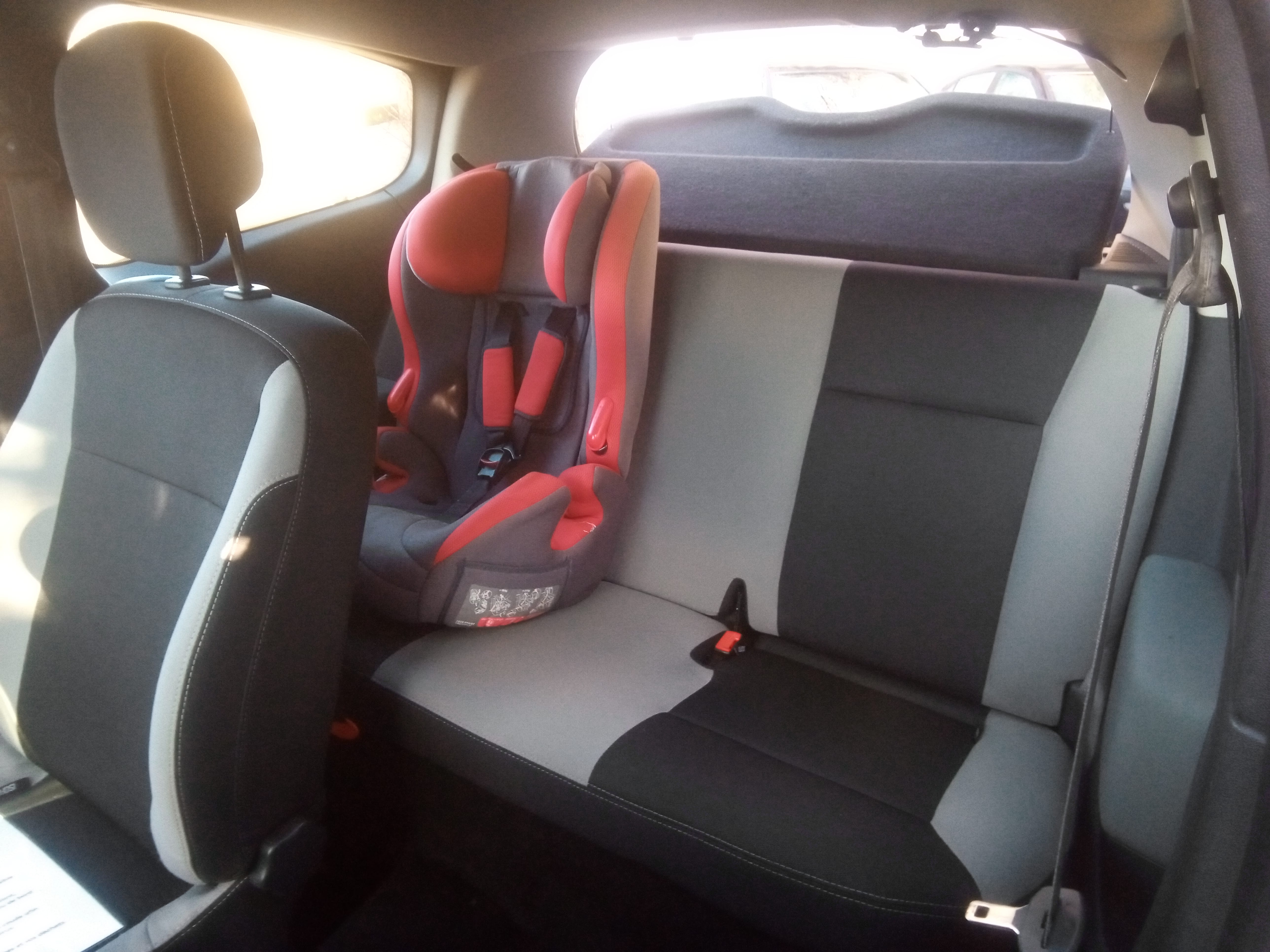 Renault Clio avec Siège bébé