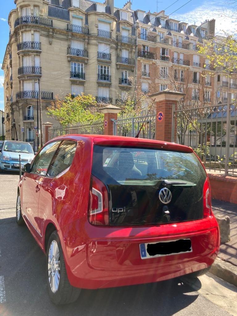 Volkswagen Up! CJ945 avec GPS