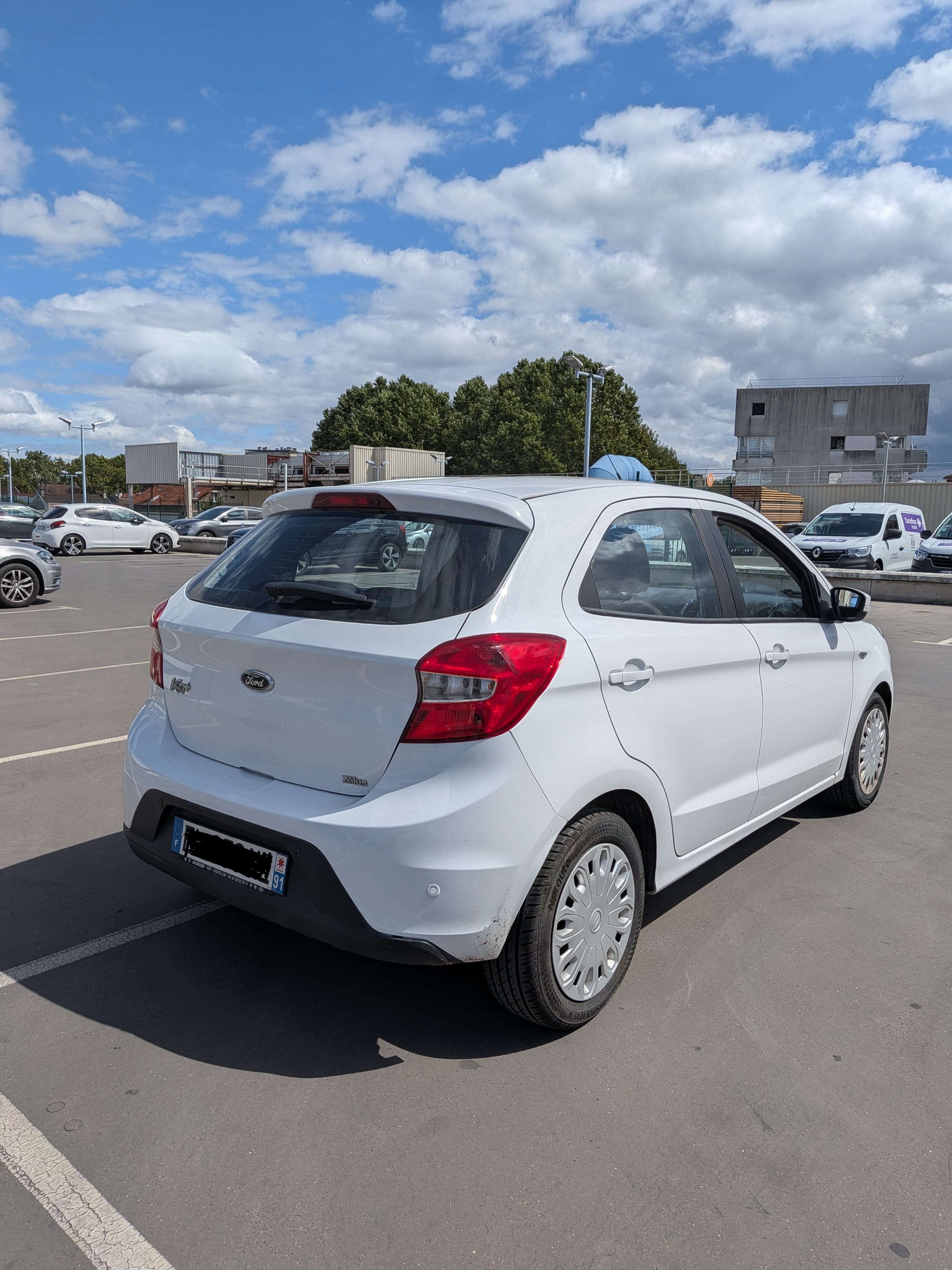 Ford KA+ avec Climatisation