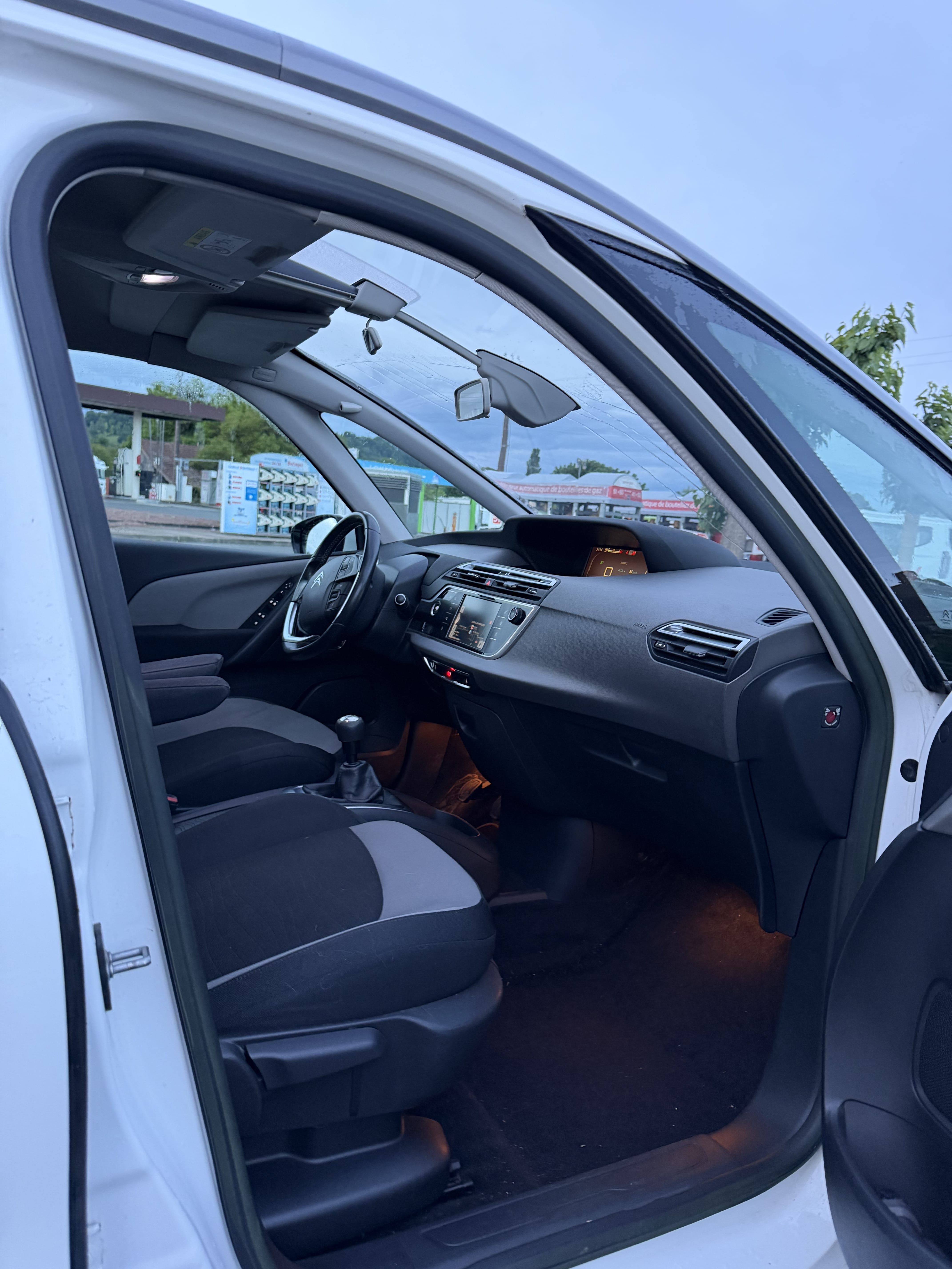 Citroen C4 Grand Picasso avec Siège bébé