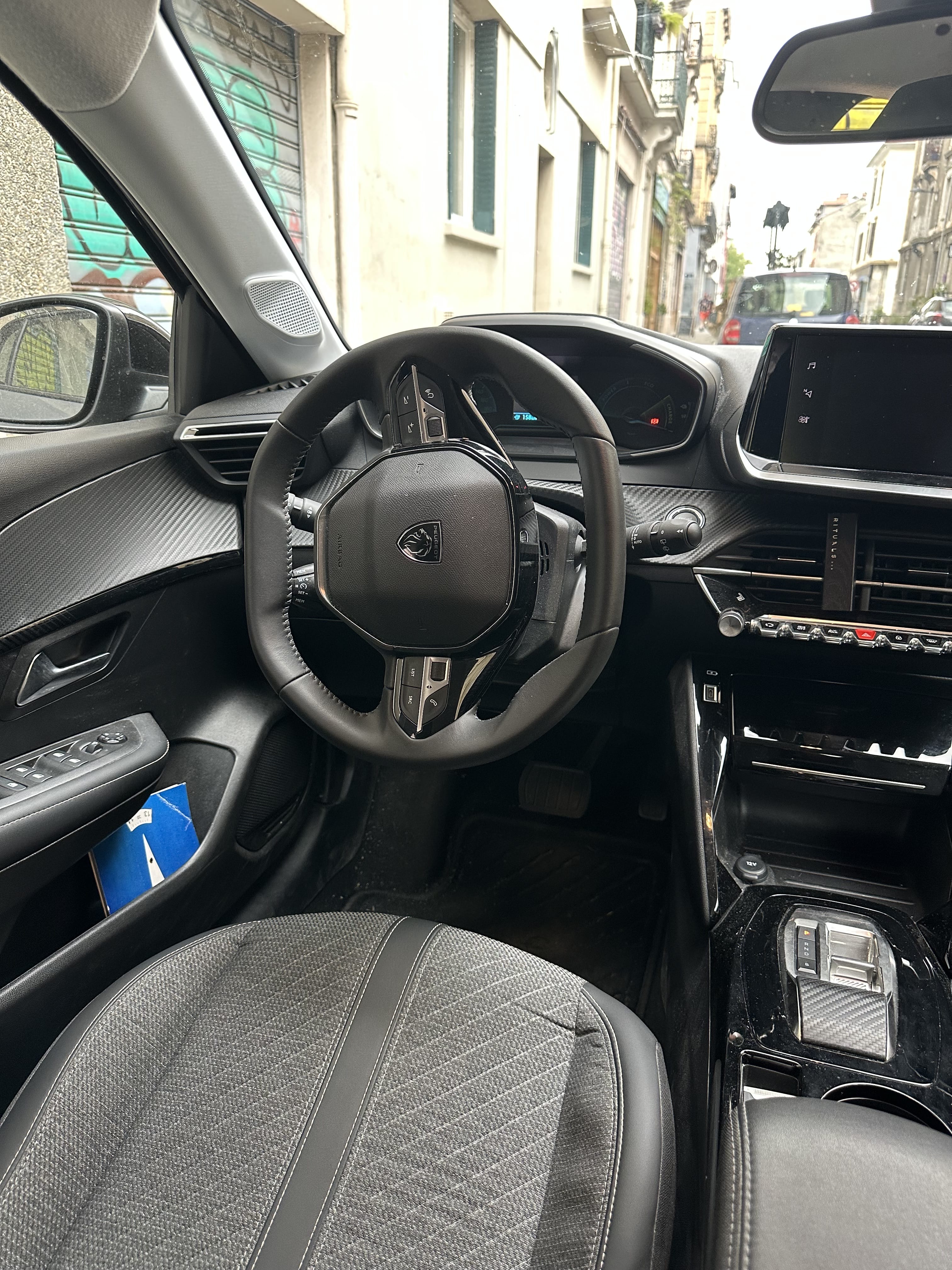 Peugeot 208 avec Régulateur de vitesse