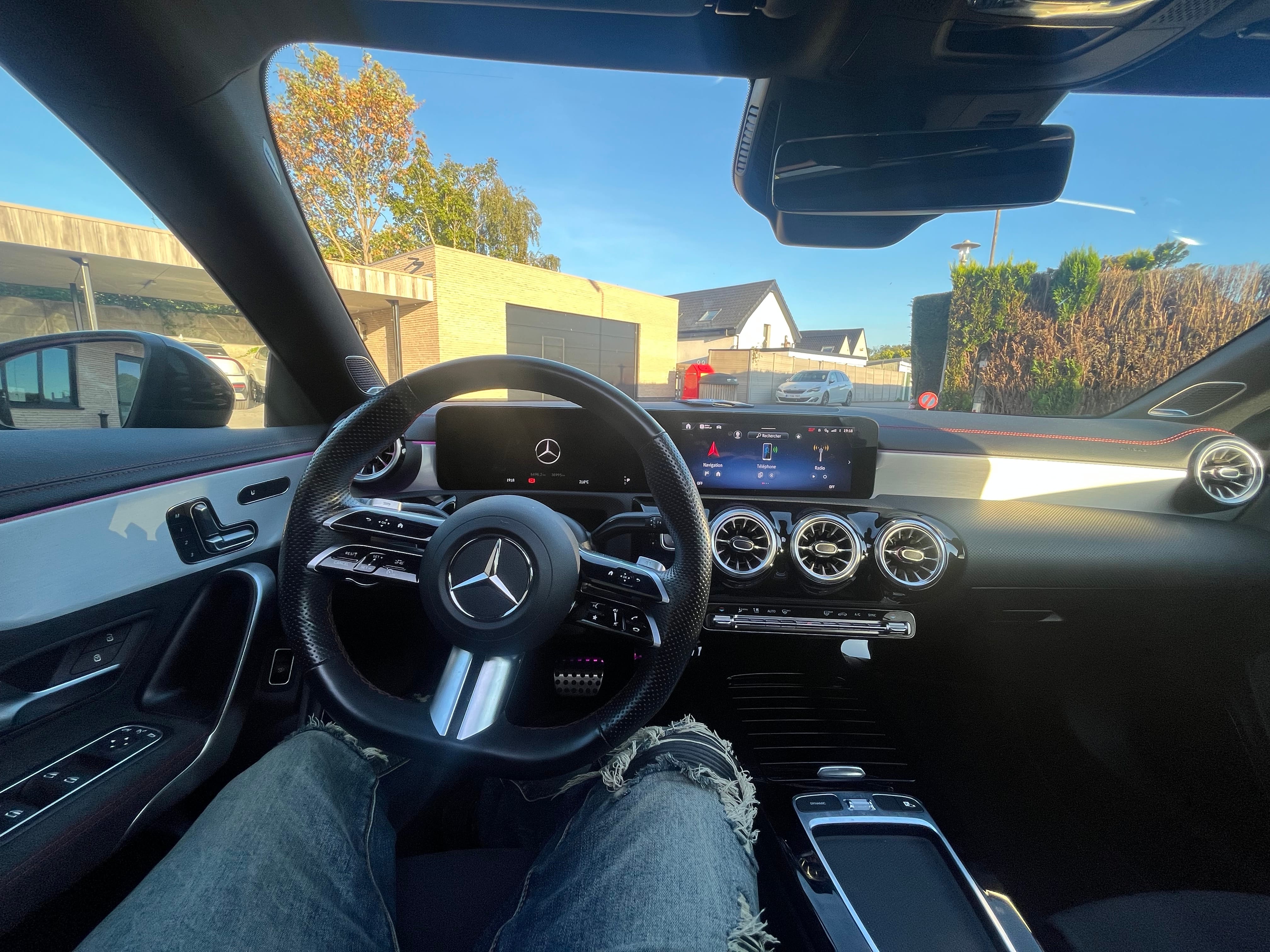 Mercedes-Benz CLA 180 mit Navigationsgerät