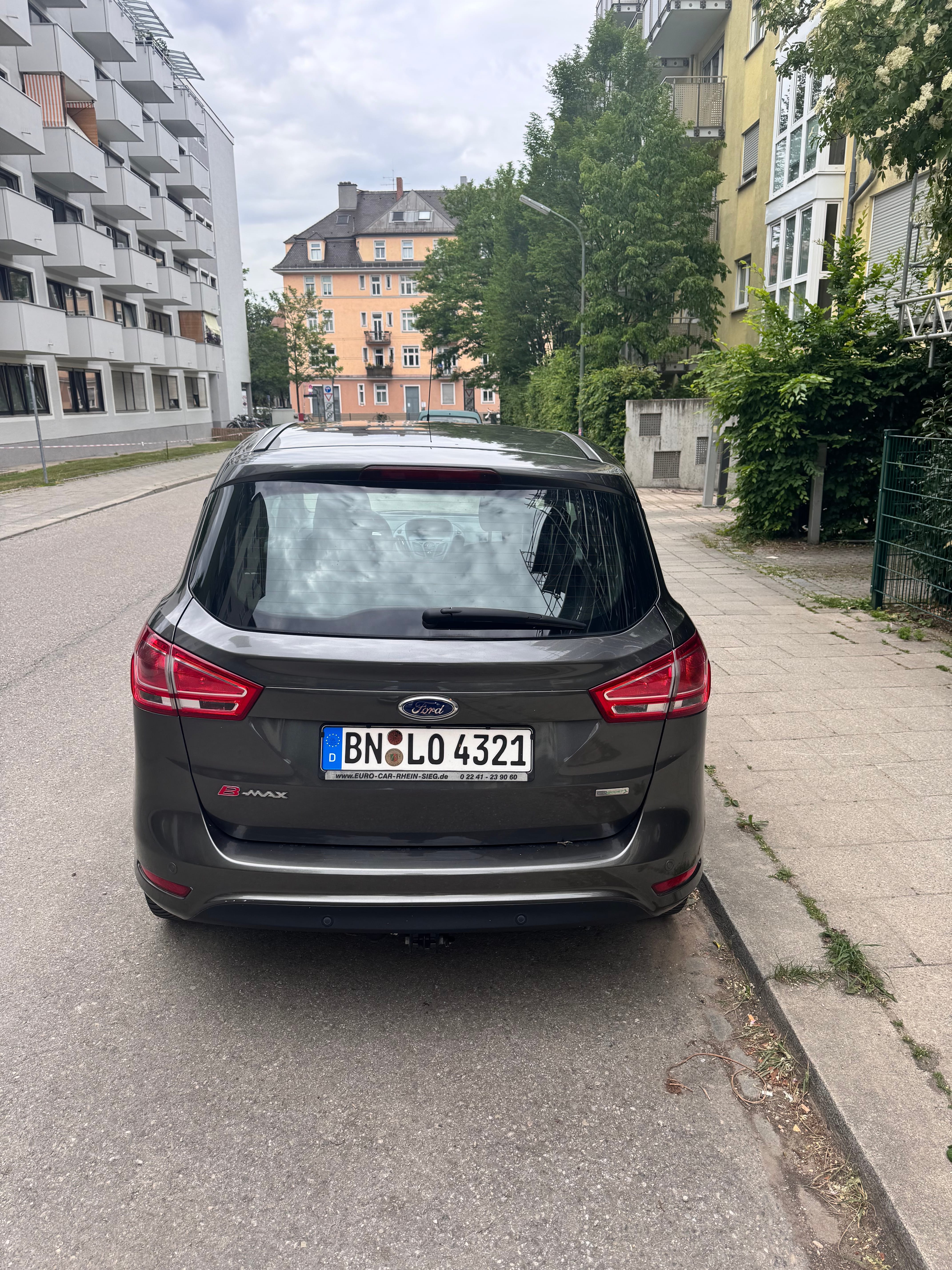 Ford B-Max mit USB-Ladeanschlüsse