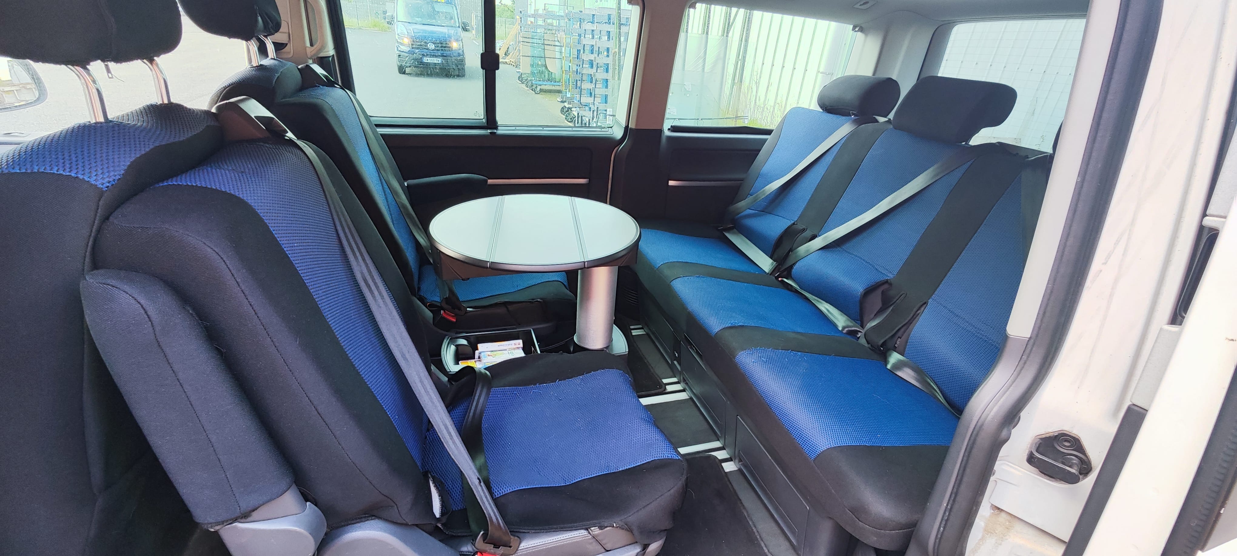 Volkswagen Multivan T5 Phase 2 (7E) Multivan 2.0 BiTDI DPF Combi 16V DSG7 180 cv avec Siège bébé
