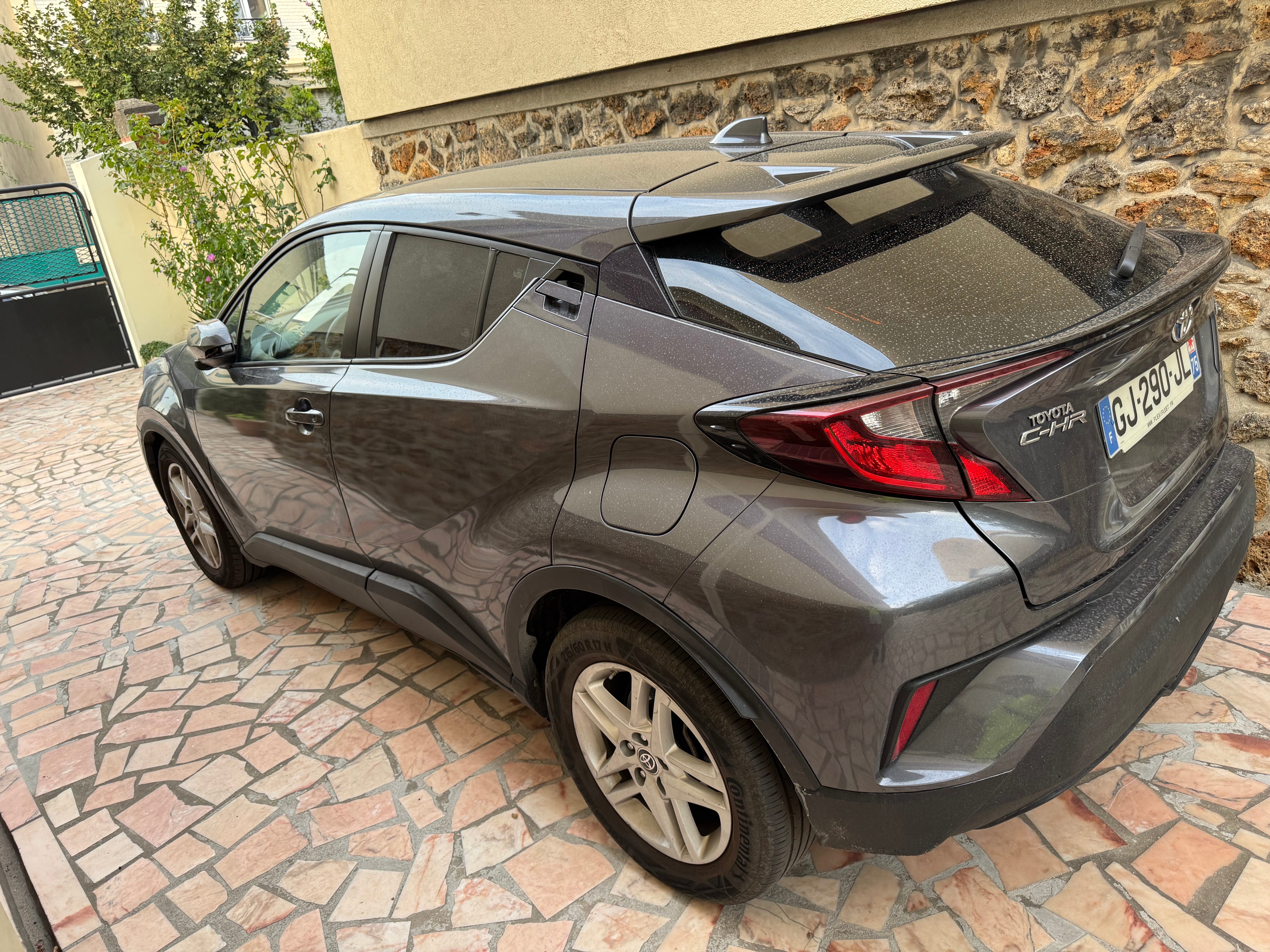 Toyota C-HR Hybrid avec Climatisation