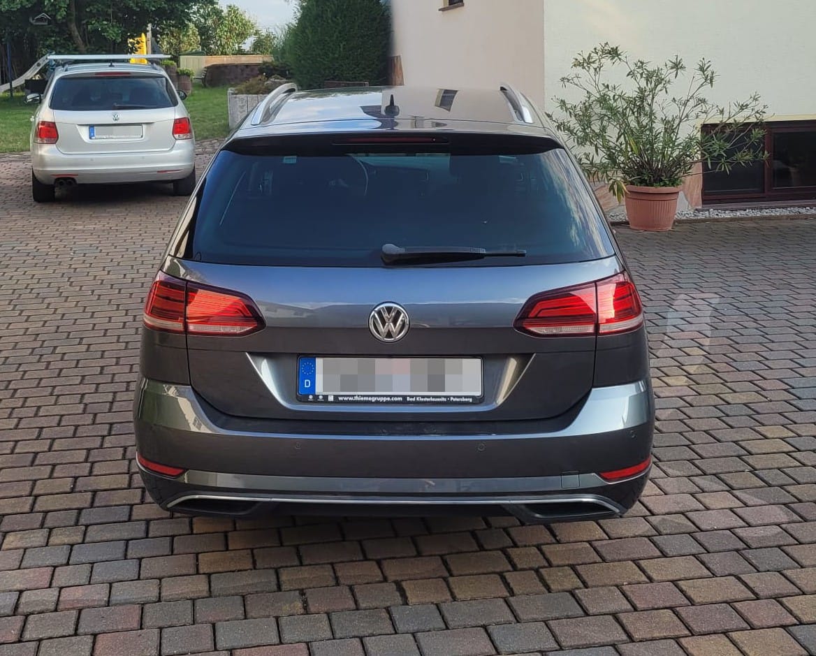 Volkswagen Golf mit Navigationsgerät