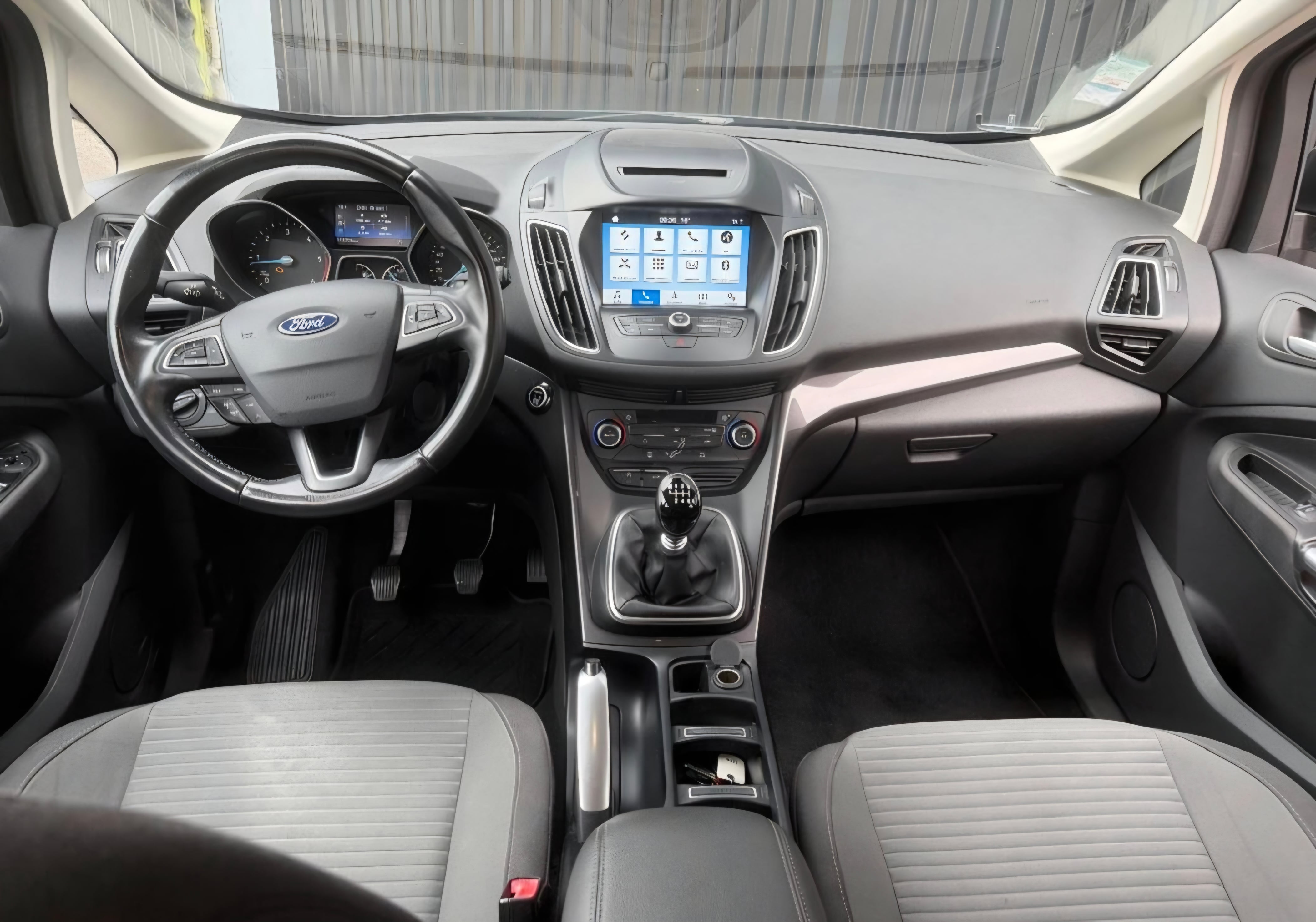 Ford C-Max avec GPS