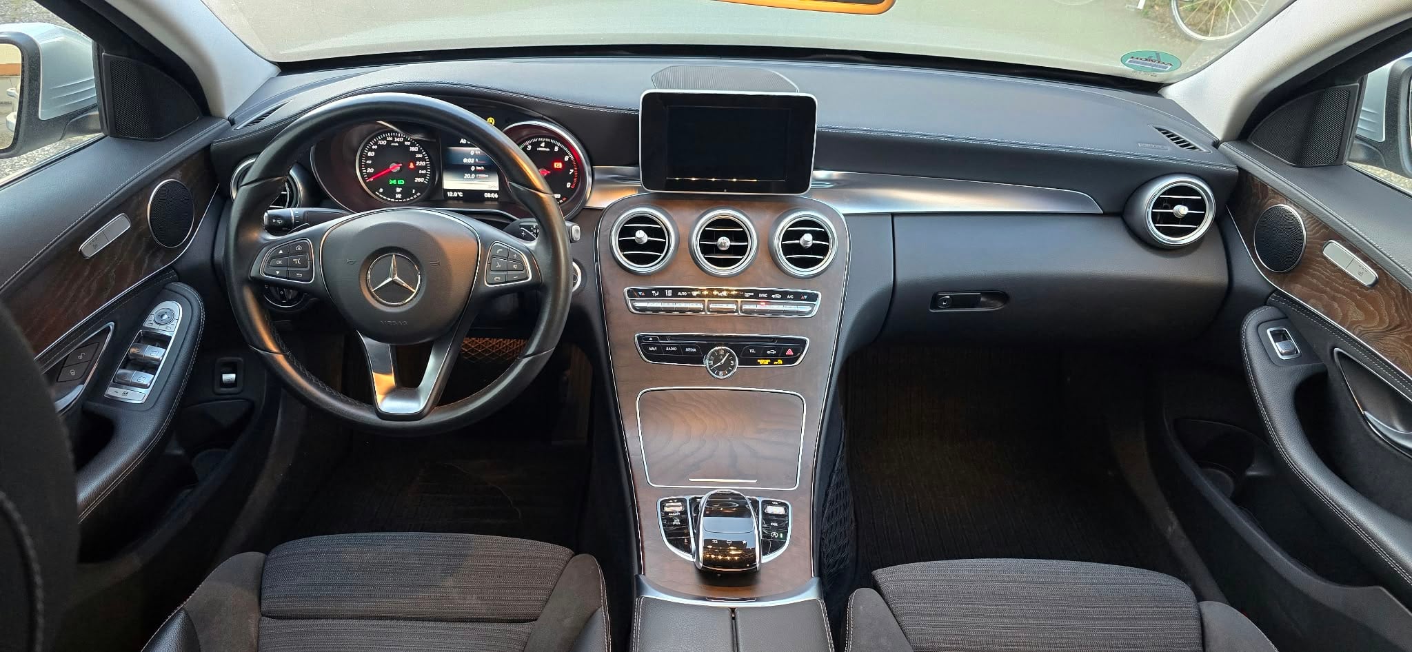 Mercedes-Benz C-Klasse C 180 mit Navigationsgerät