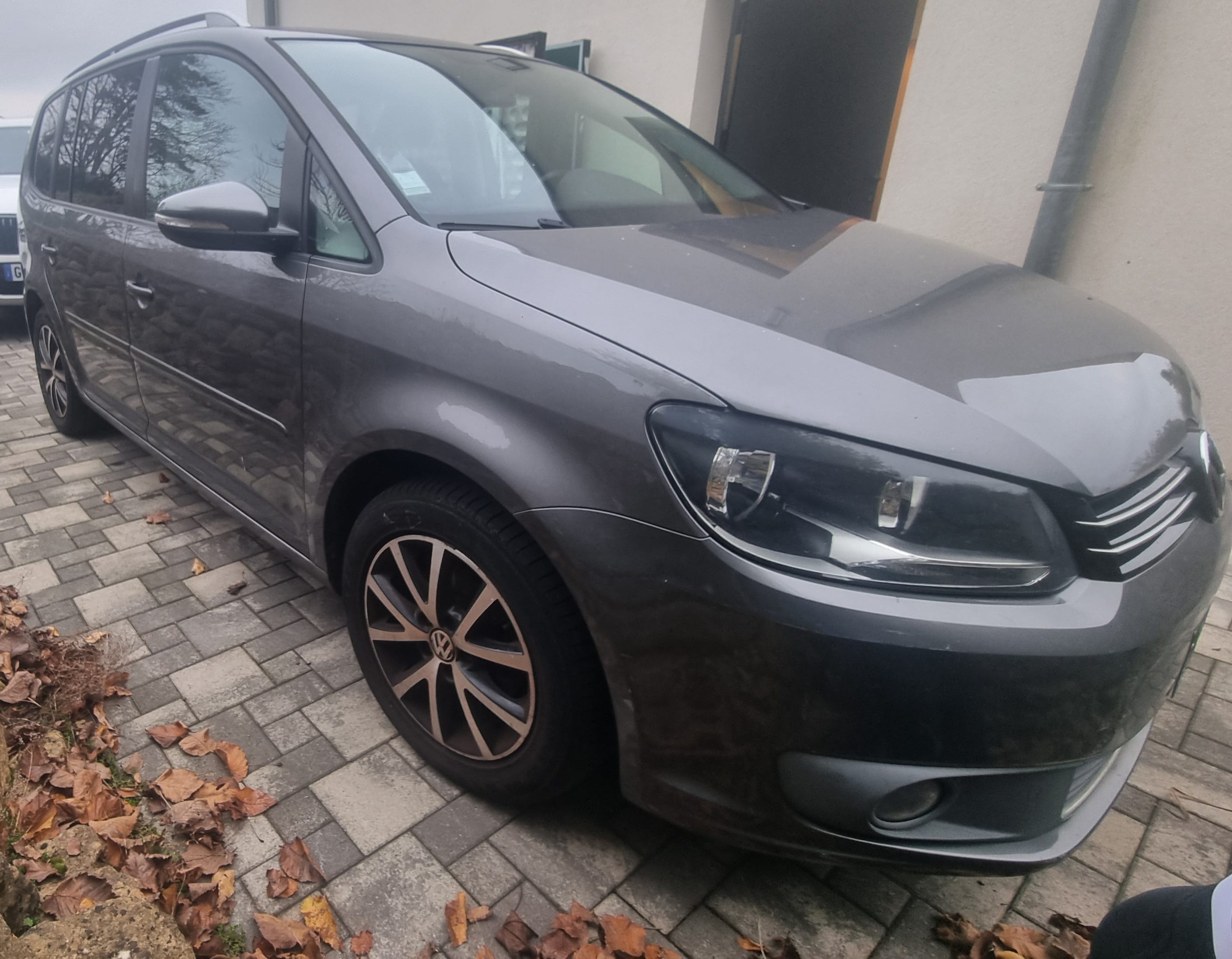 Volkswagen Touran avec Coffre de toit