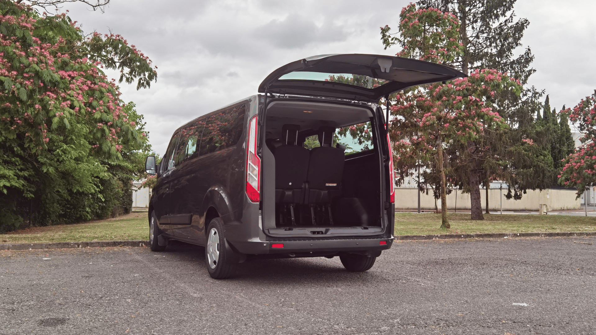 Ford Transit Custom Kombi 9 Places avec Pneus neige