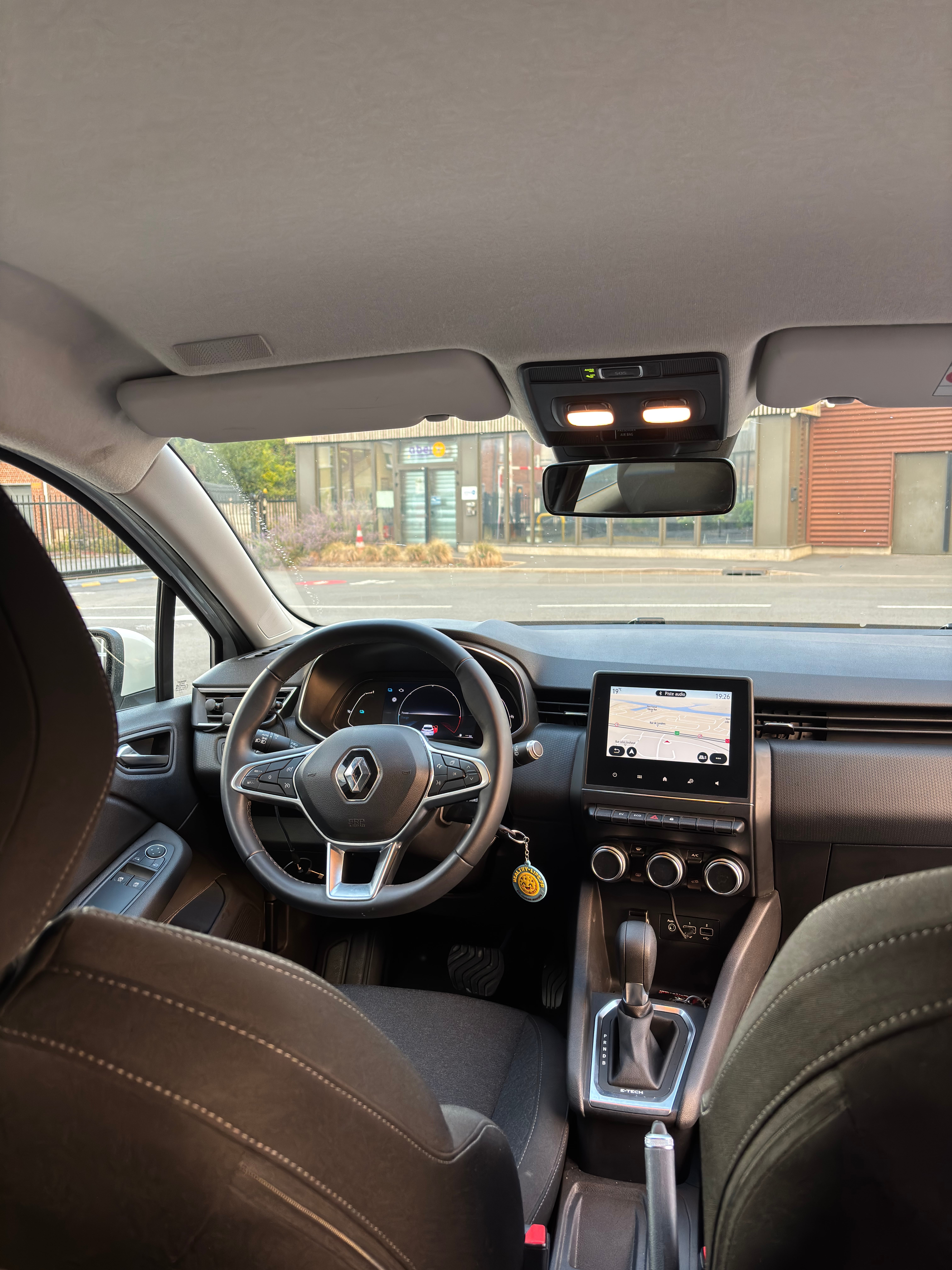 Renault Clio E-tech avec Régulateur de vitesse