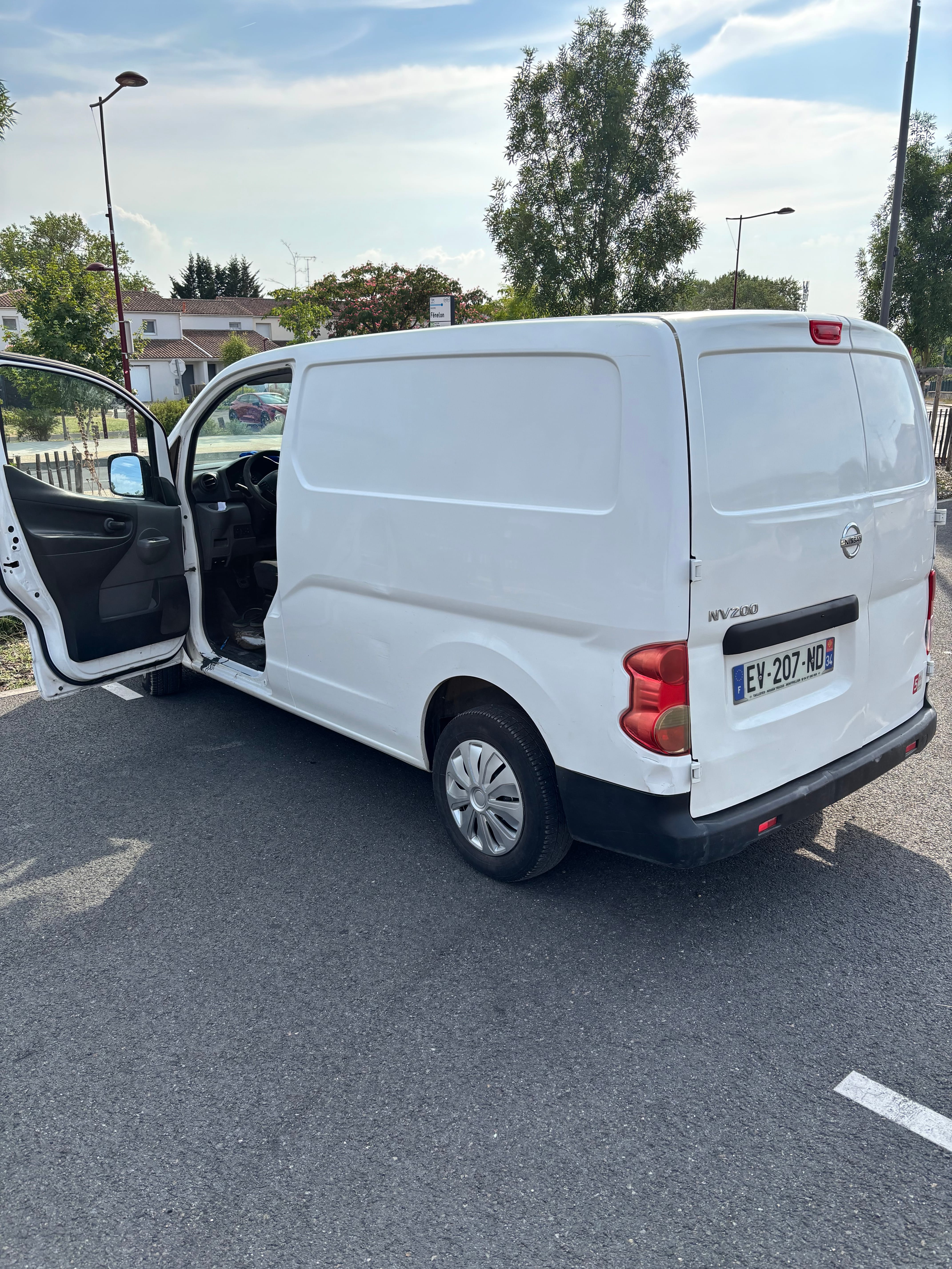 Nissan 200 avec Climatisation