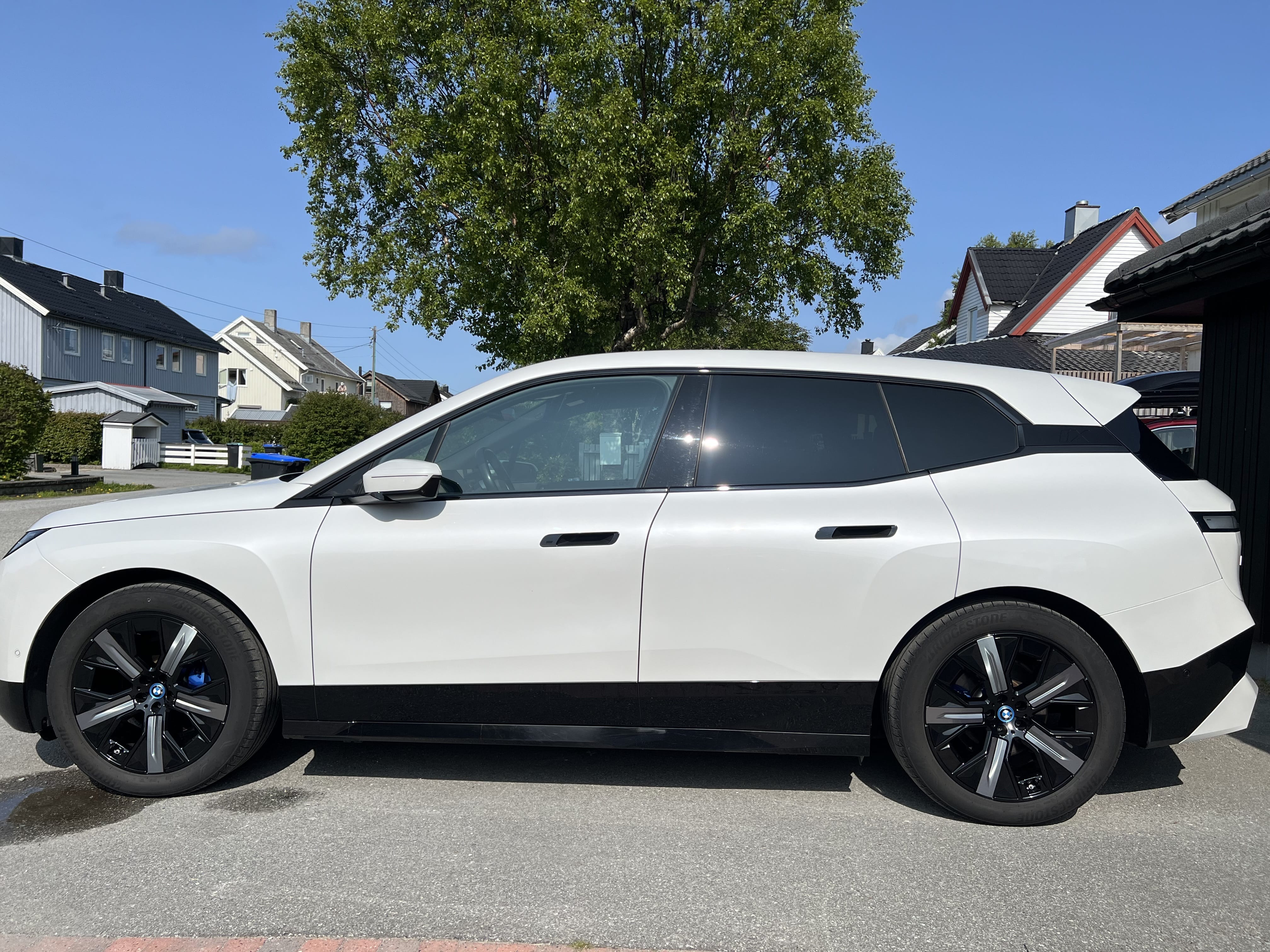 BMW iX xDrive40 med Aircondition