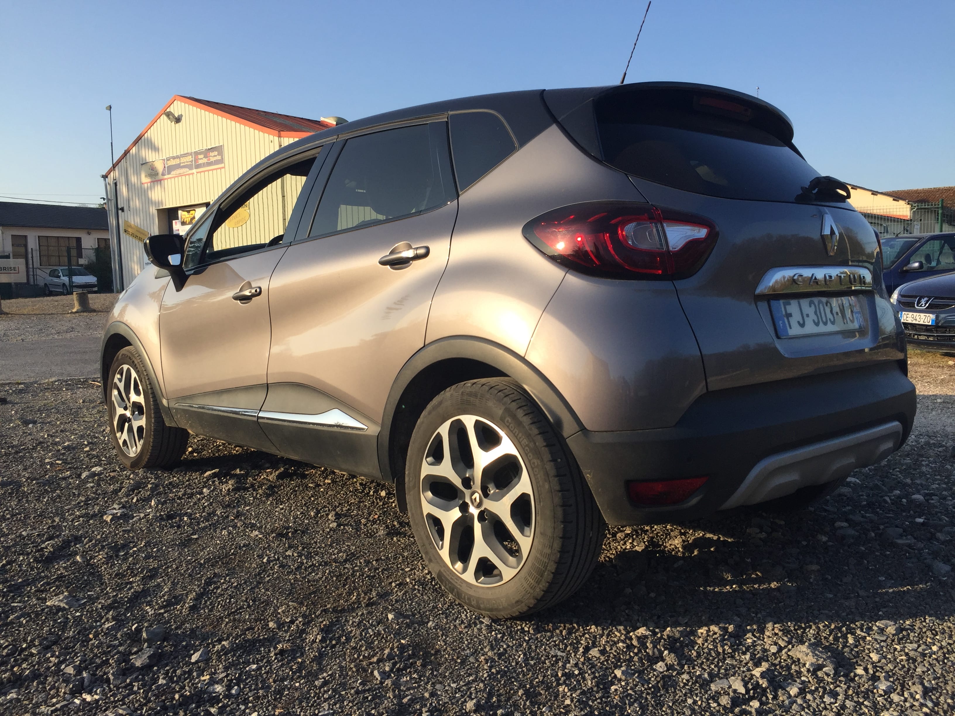 Renault Captur Ess 130CV *25016* FJ303WJ avec Caméra de recul