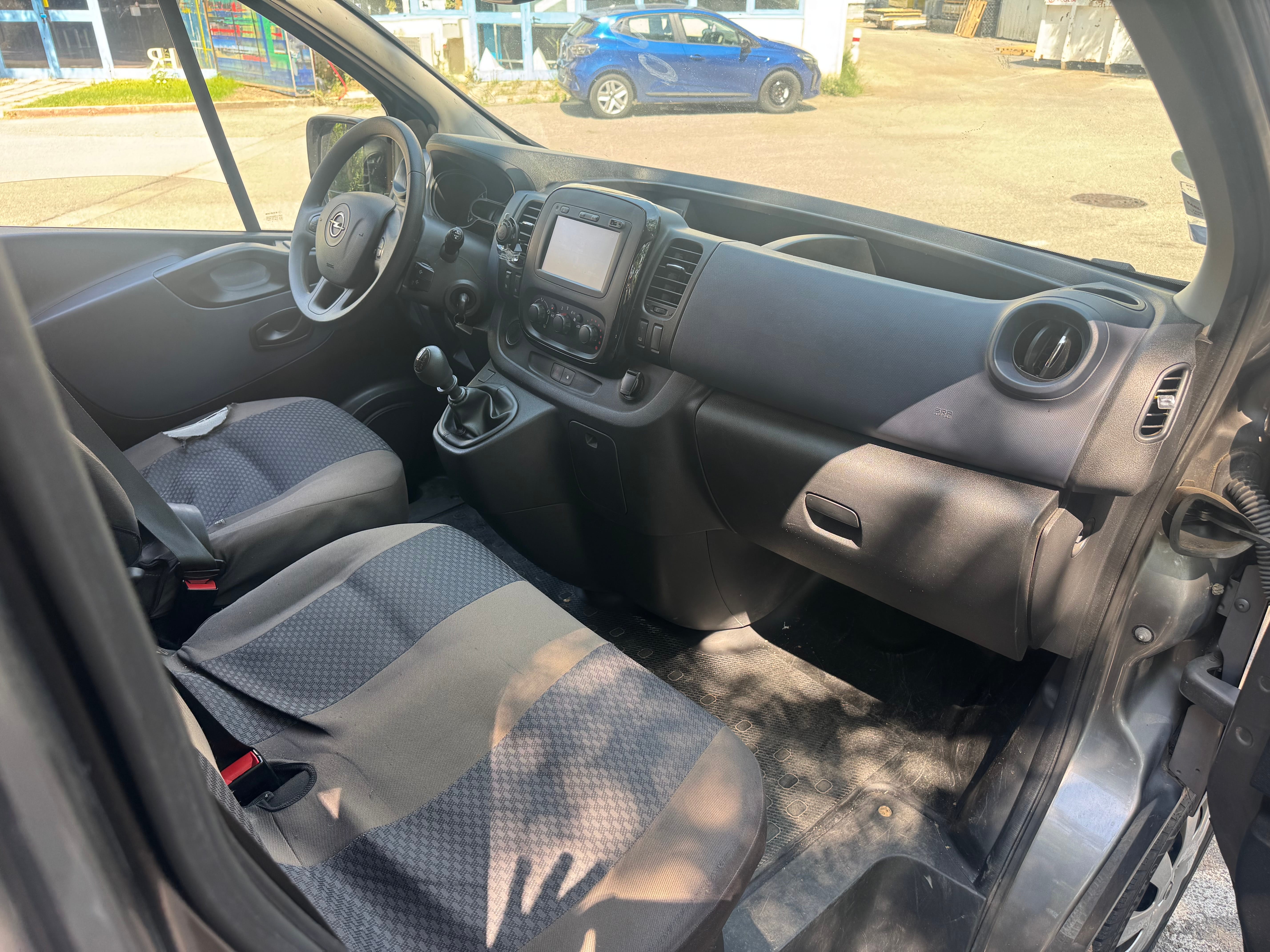 Opel Vivaro Combi con Aire acondicionado