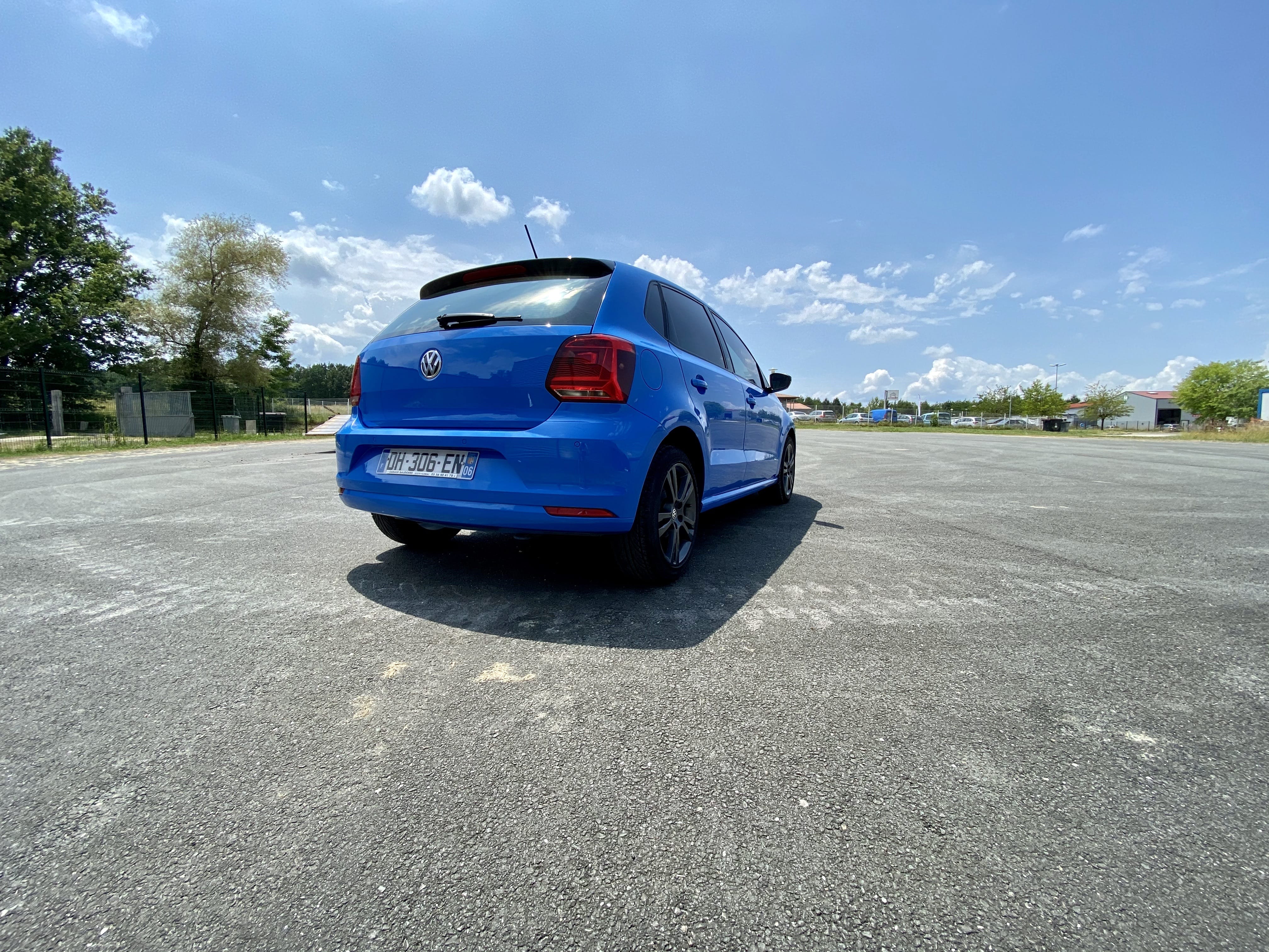 Volkswagen Polo  Louez la Volkswagen Polo TDI – Dynamisme, Confort et Économie de Carburant ! avec Entrée audio / iPod