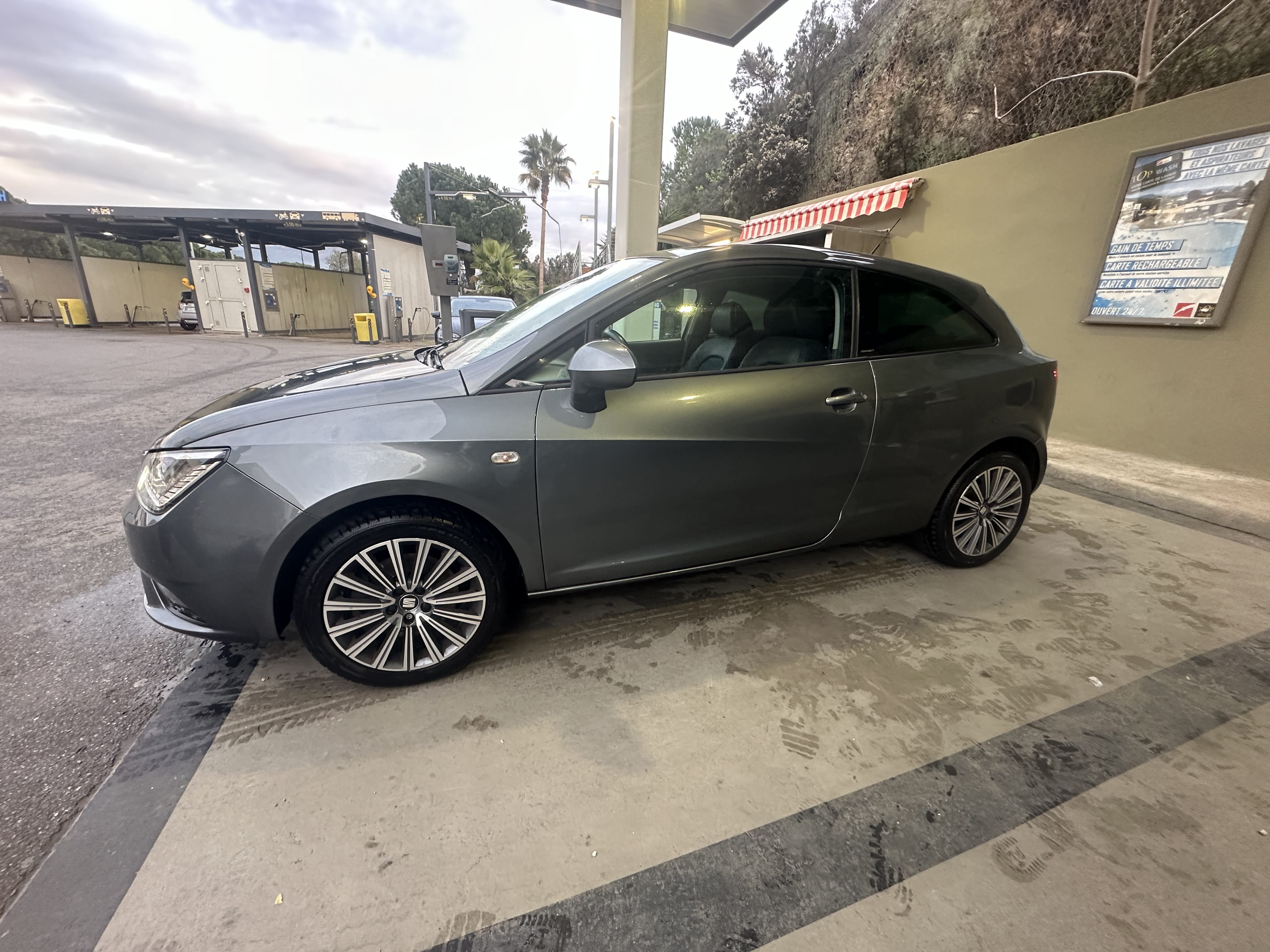 Seat Ibiza 1,2 tsi 115 chevaux with Bluetooth audio