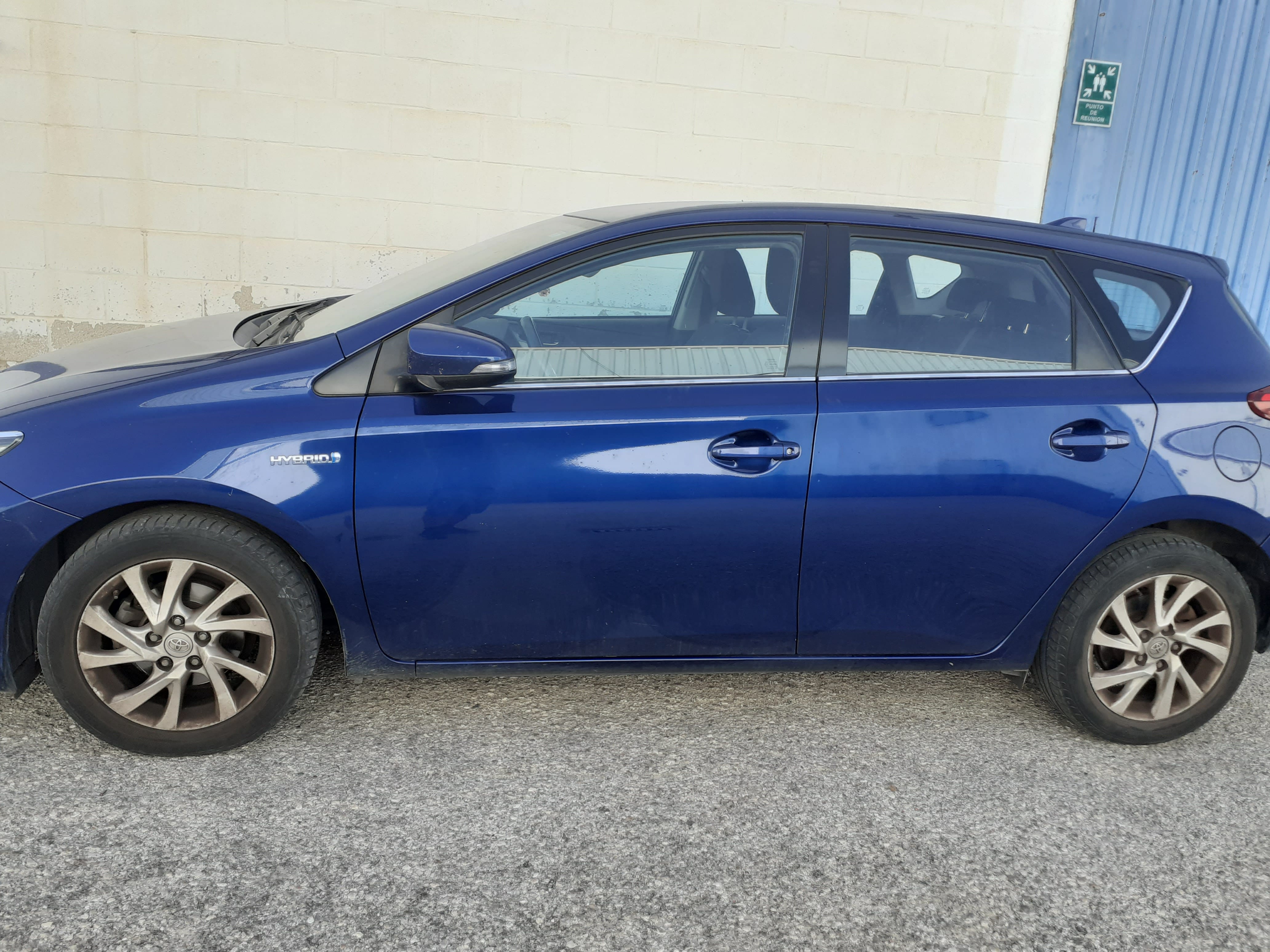 Toyota Auris, 2018, Gasolina 95 / Eléctrico (híbrido), Automático